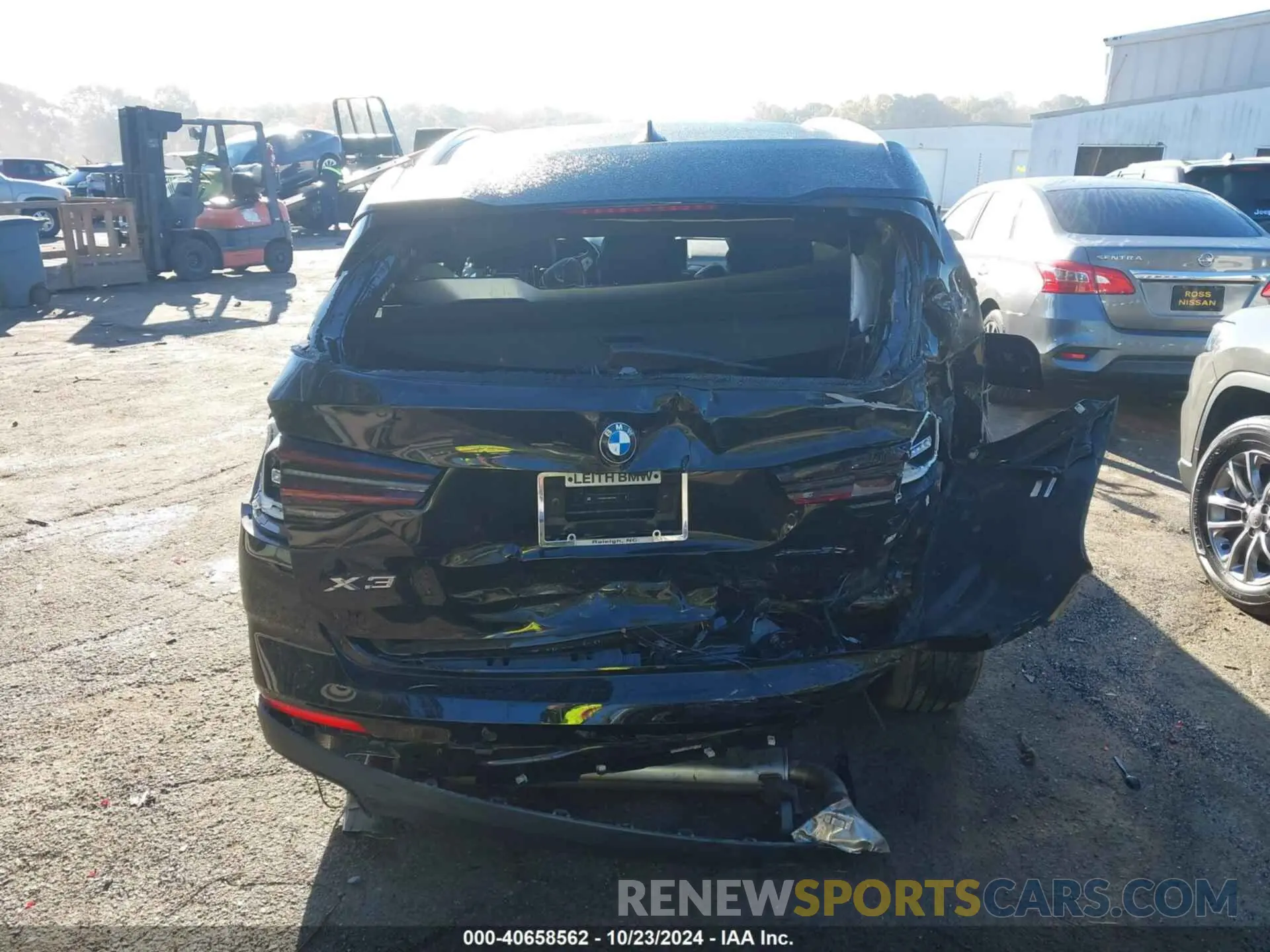 16 Photograph of a damaged car 5UX53DP07R9U57826 BMW X3 2024