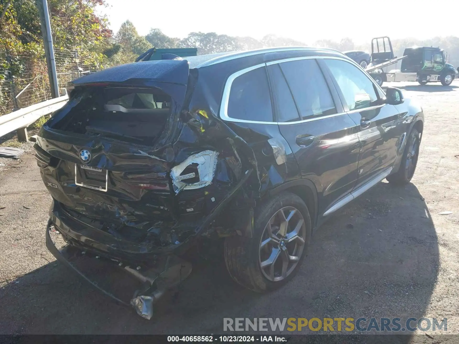4 Photograph of a damaged car 5UX53DP07R9U57826 BMW X3 2024