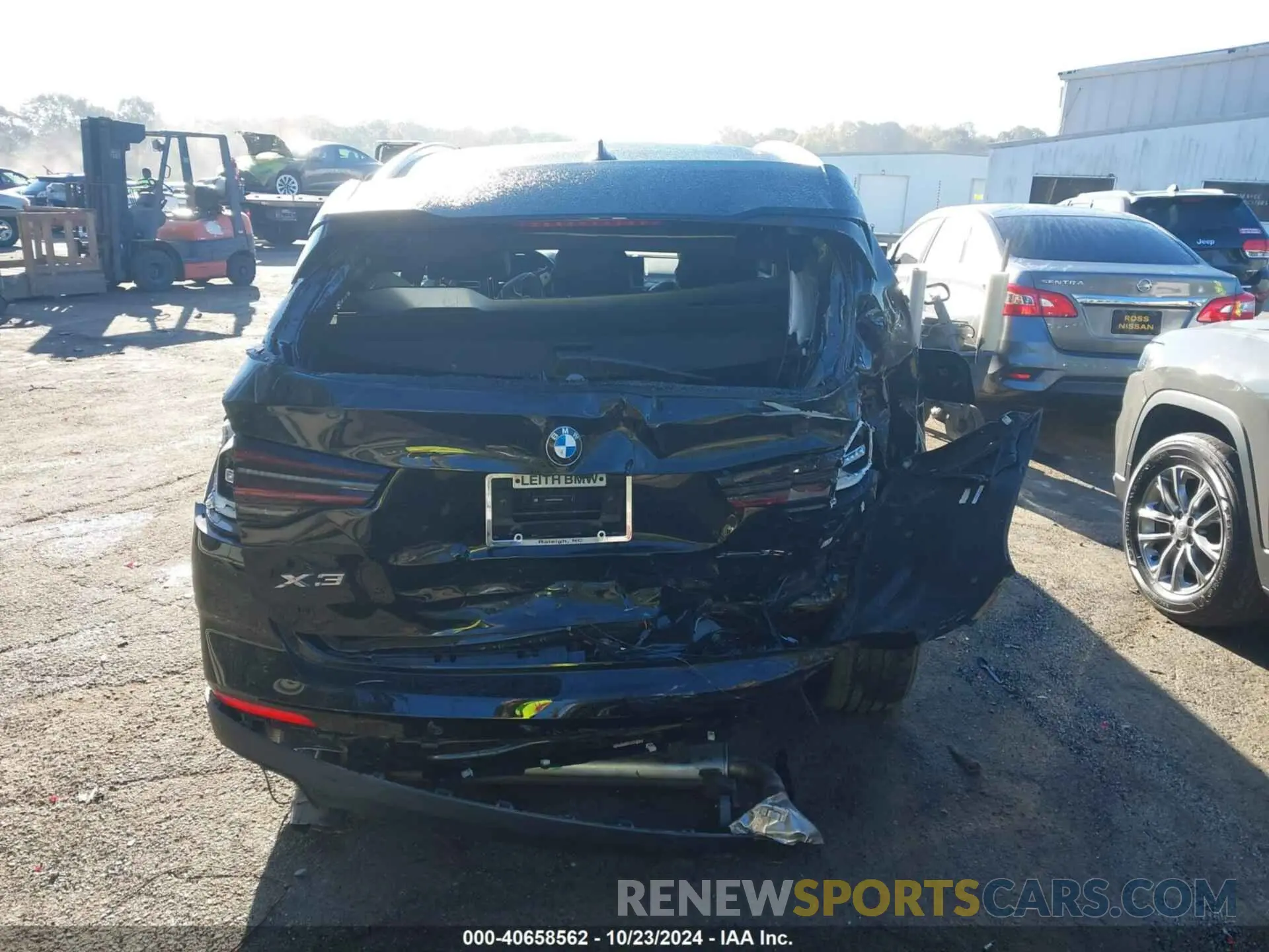 6 Photograph of a damaged car 5UX53DP07R9U57826 BMW X3 2024
