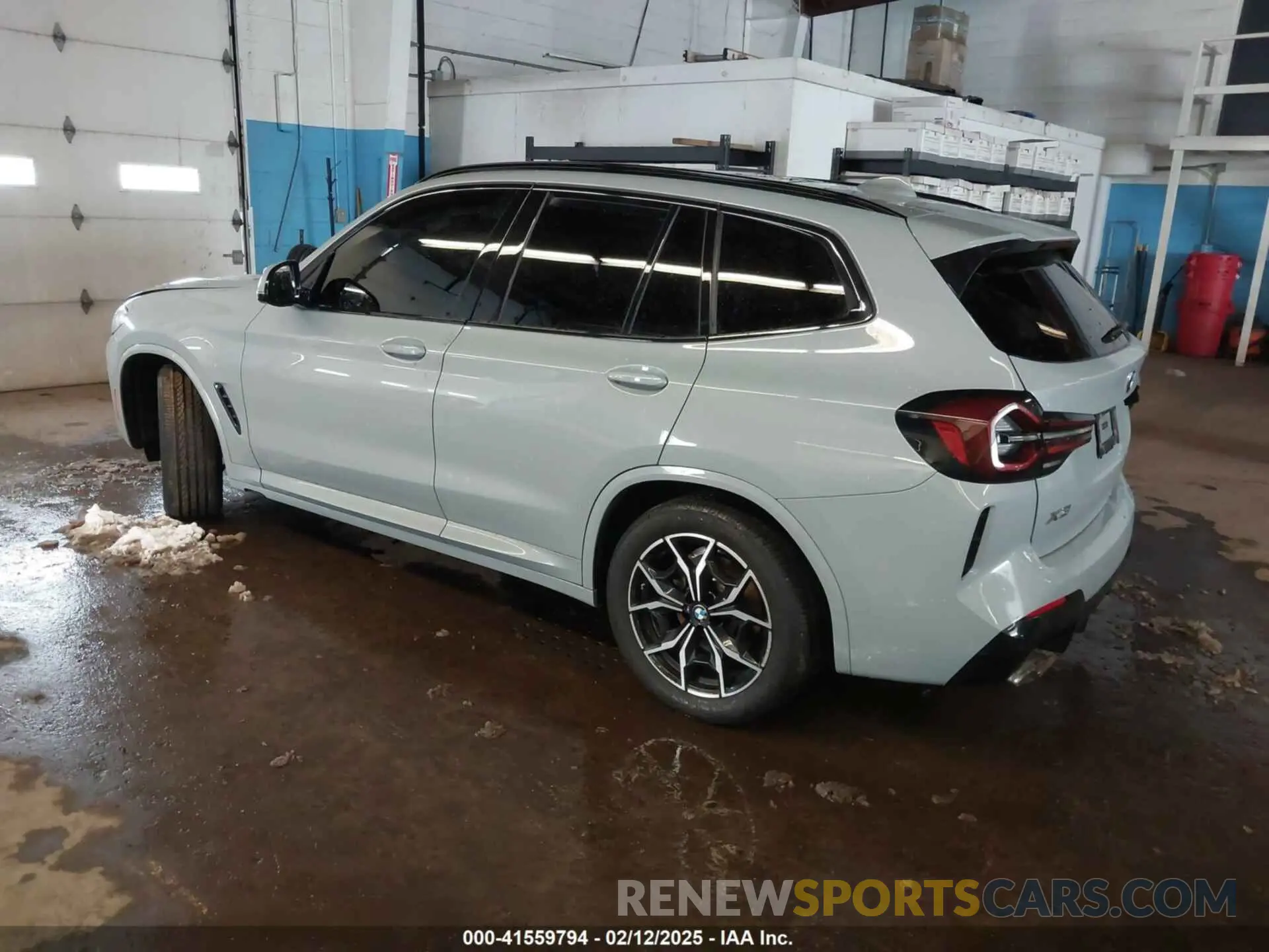 3 Photograph of a damaged car 5UX53DP07R9U77767 BMW X3 2024