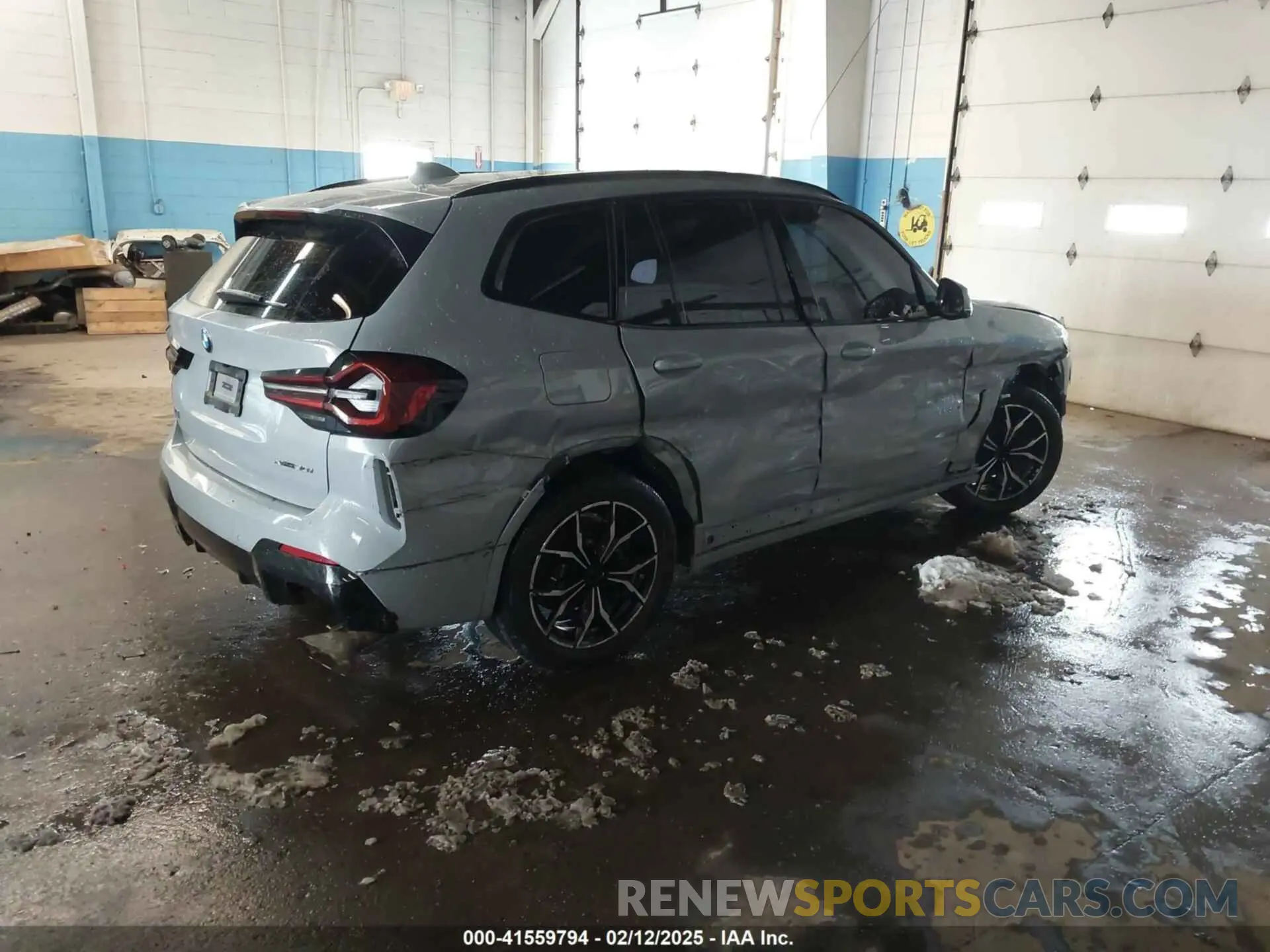 4 Photograph of a damaged car 5UX53DP07R9U77767 BMW X3 2024
