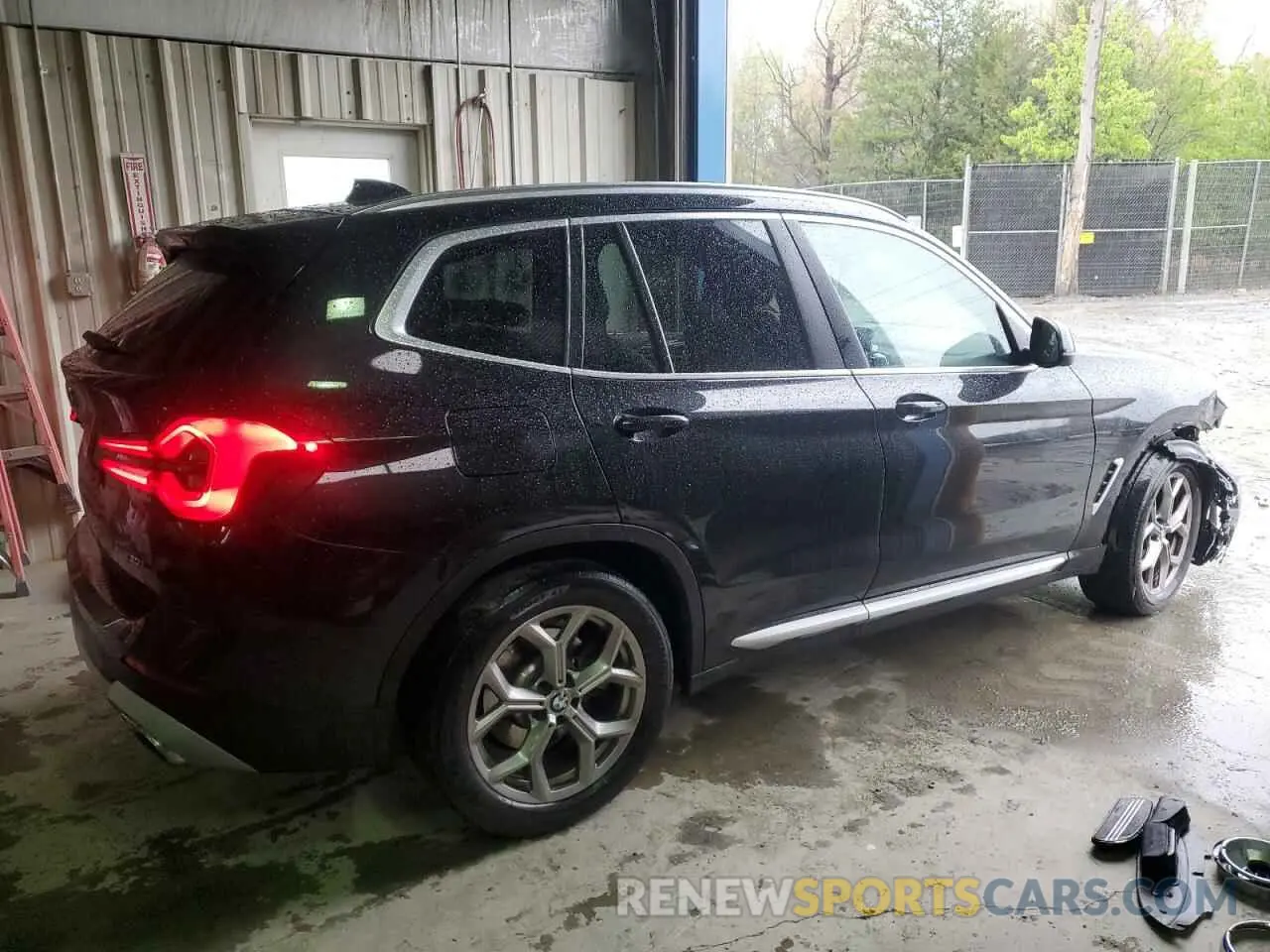 3 Photograph of a damaged car 5UX53DP07R9V03817 BMW X3 2024