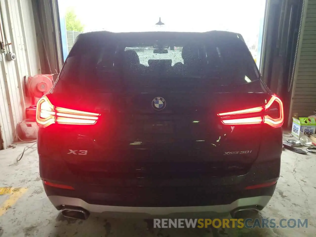 6 Photograph of a damaged car 5UX53DP07R9V03817 BMW X3 2024
