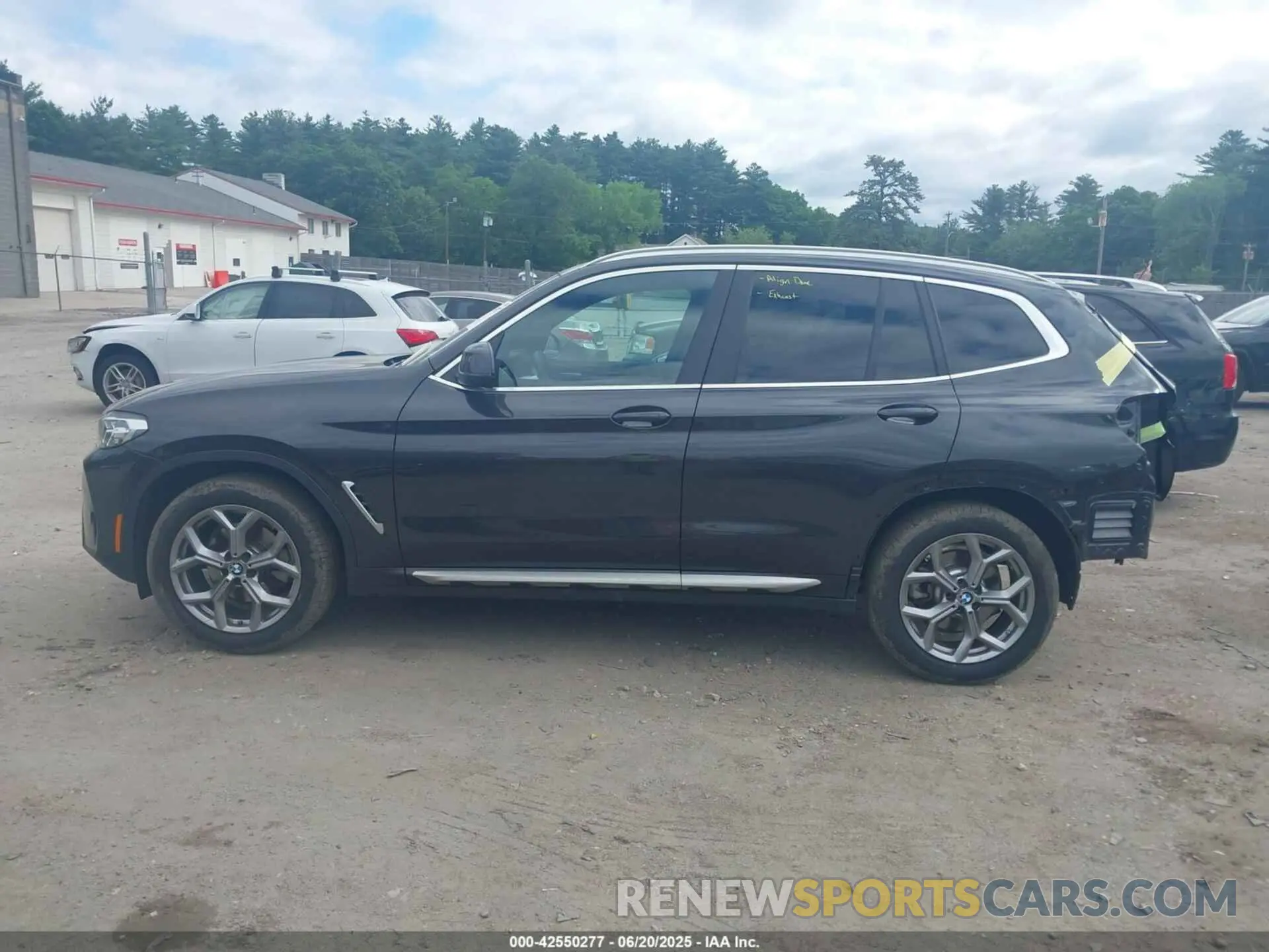 15 Photograph of a damaged car 5UX53DP07R9V12629 BMW X3 2024