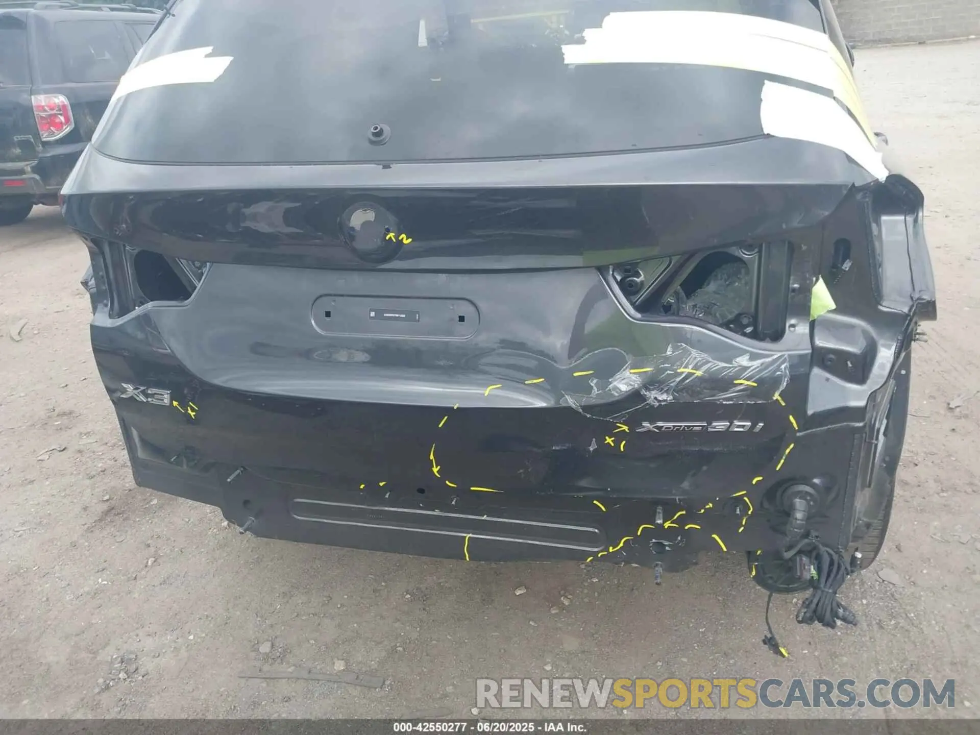 6 Photograph of a damaged car 5UX53DP07R9V12629 BMW X3 2024