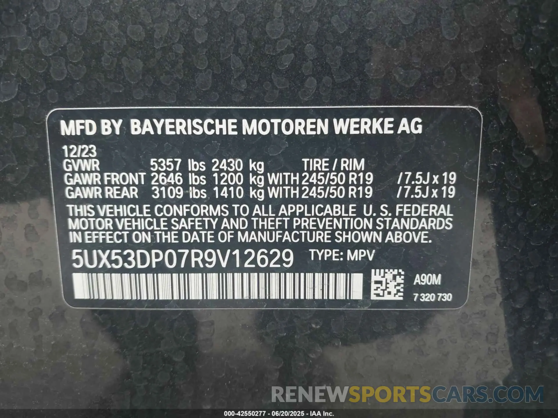 9 Photograph of a damaged car 5UX53DP07R9V12629 BMW X3 2024