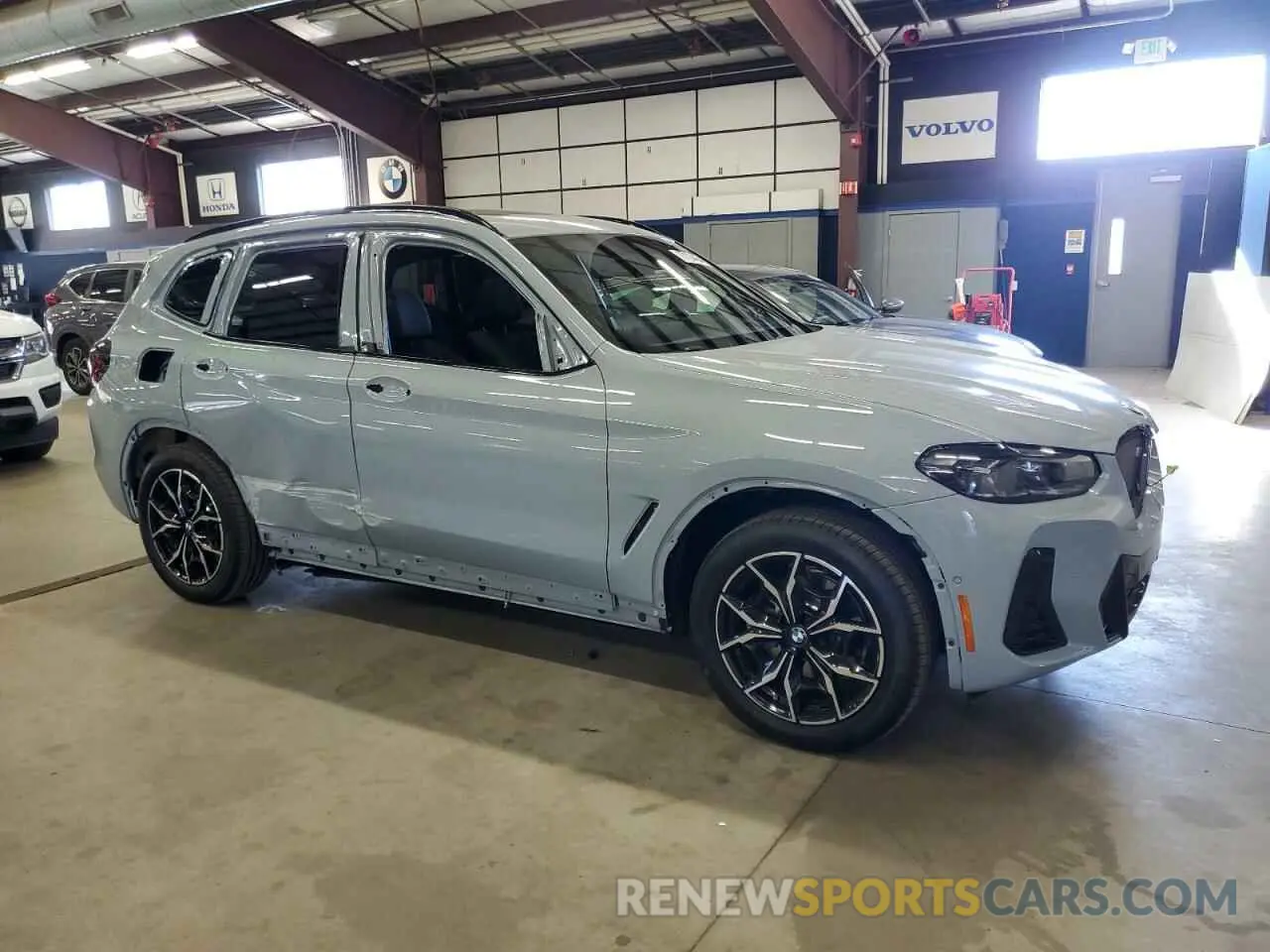 4 Photograph of a damaged car 5UX53DP07R9X26620 BMW X3 2024