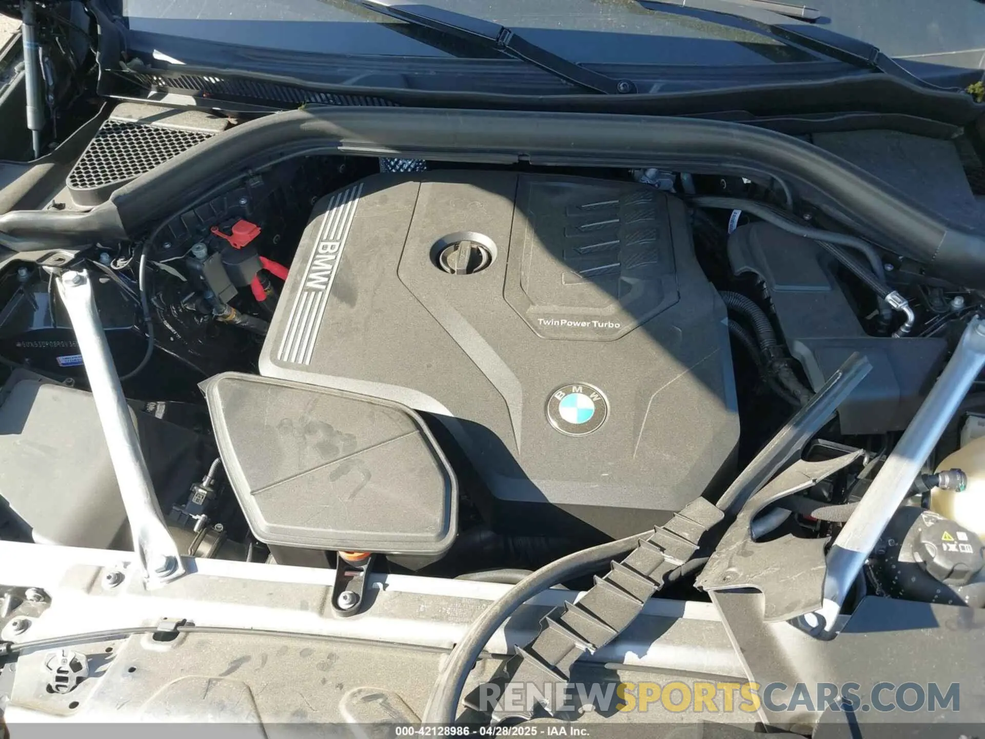6 Photograph of a damaged car 5UX53DP08R9V36583 BMW X3 2024