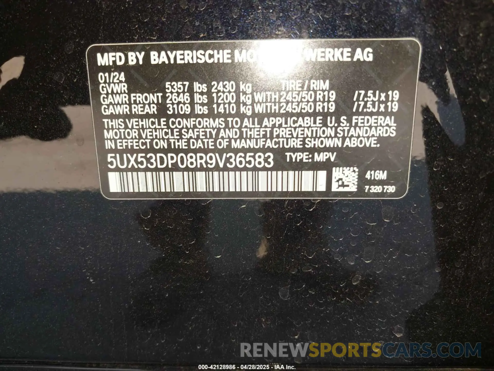 9 Photograph of a damaged car 5UX53DP08R9V36583 BMW X3 2024