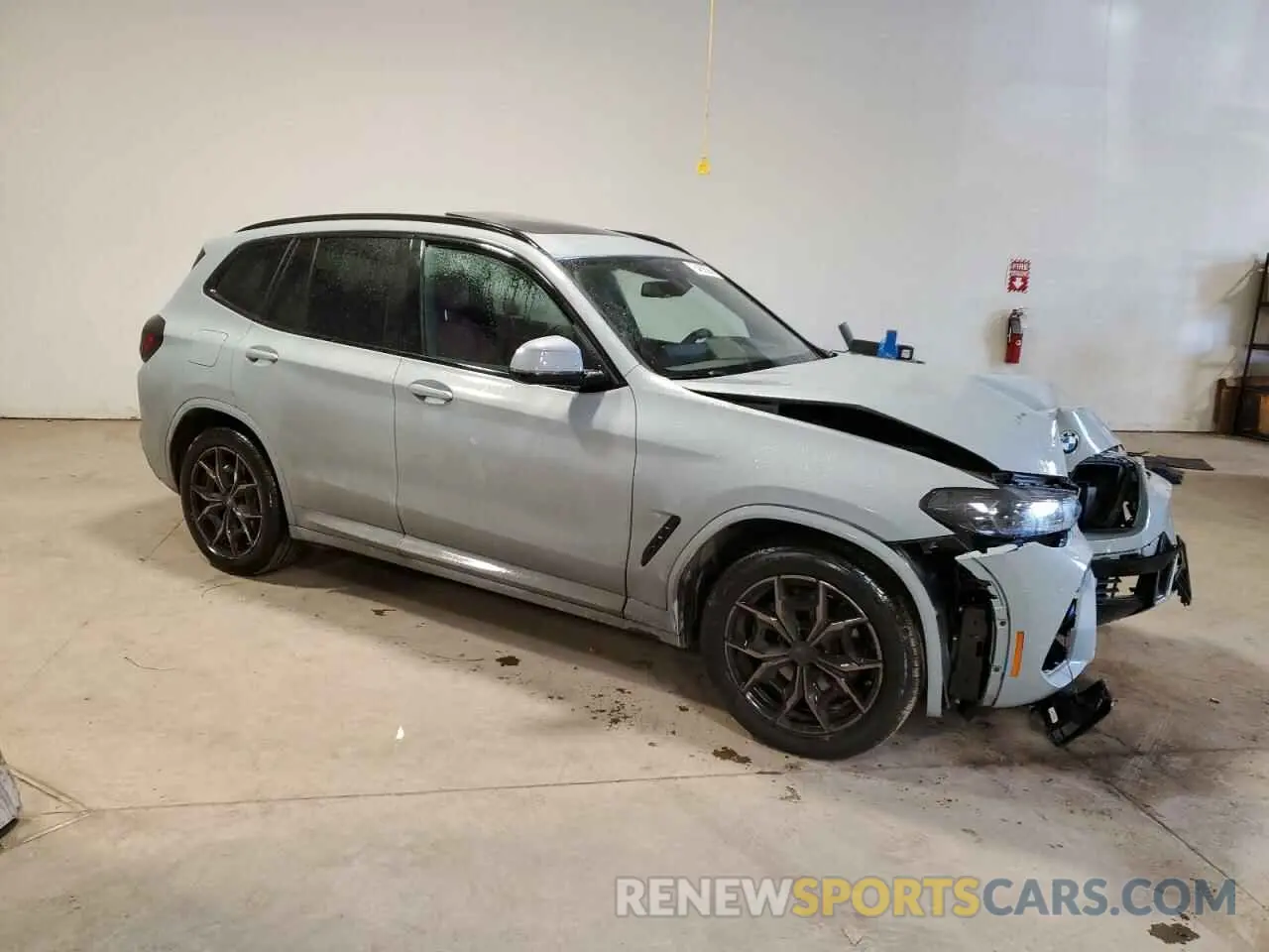 4 Photograph of a damaged car 5UX53DP08R9V66439 BMW X3 2024