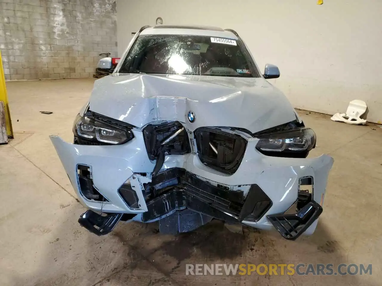 5 Photograph of a damaged car 5UX53DP08R9V66439 BMW X3 2024