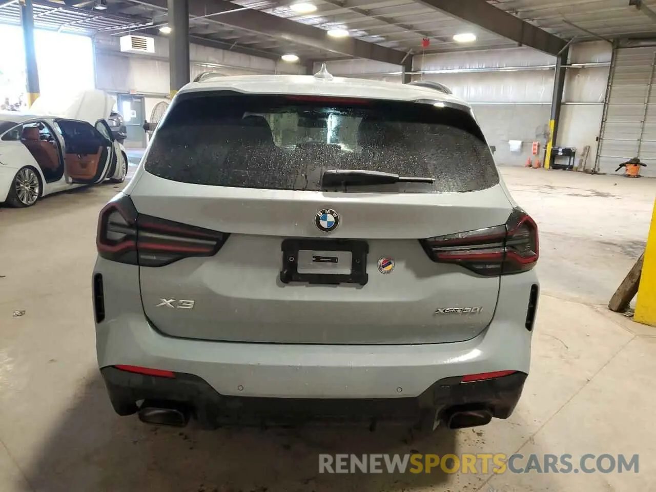 6 Photograph of a damaged car 5UX53DP08R9V66439 BMW X3 2024