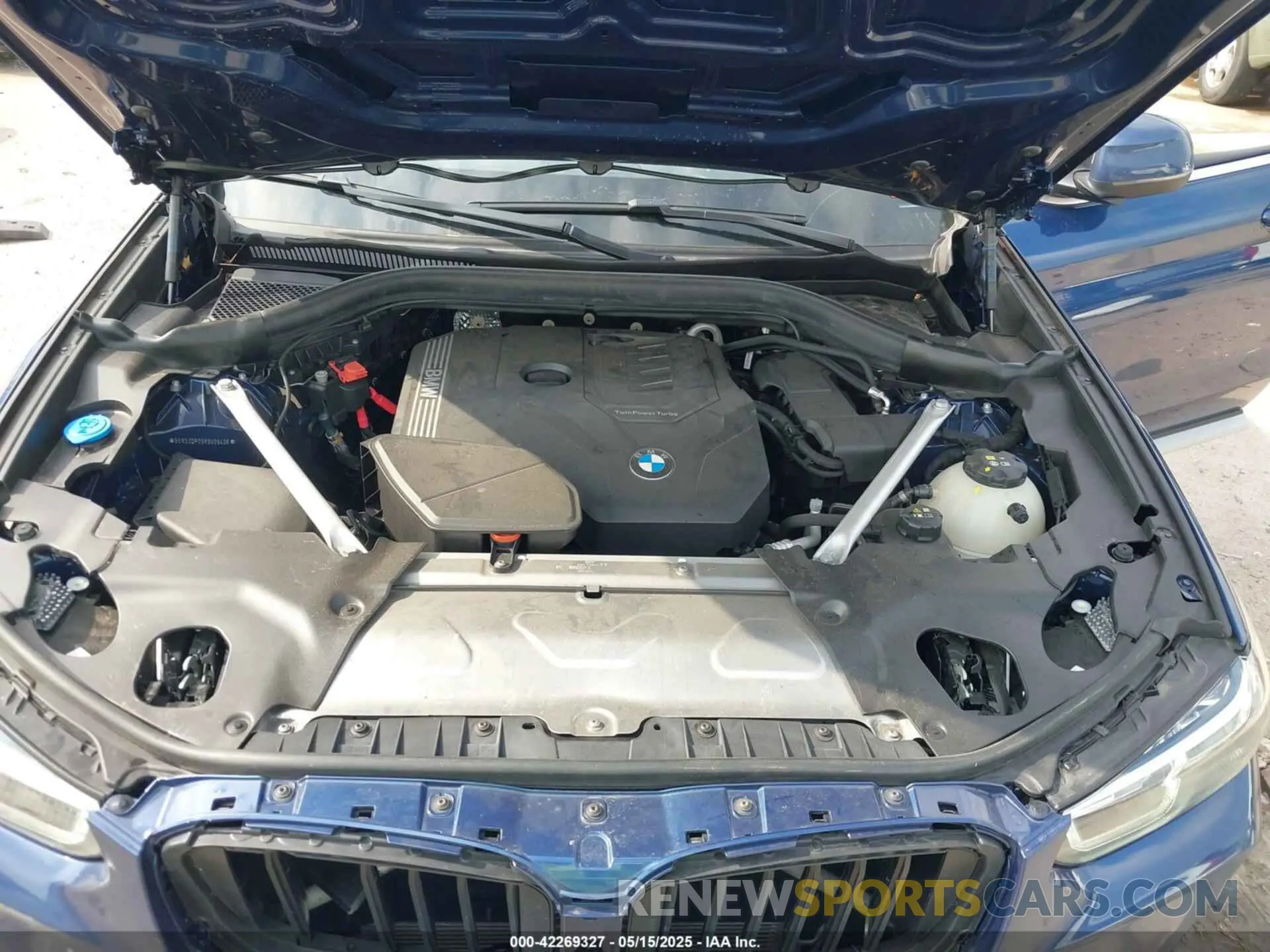 10 Photograph of a damaged car 5UX53DP09R9U09406 BMW X3 2024