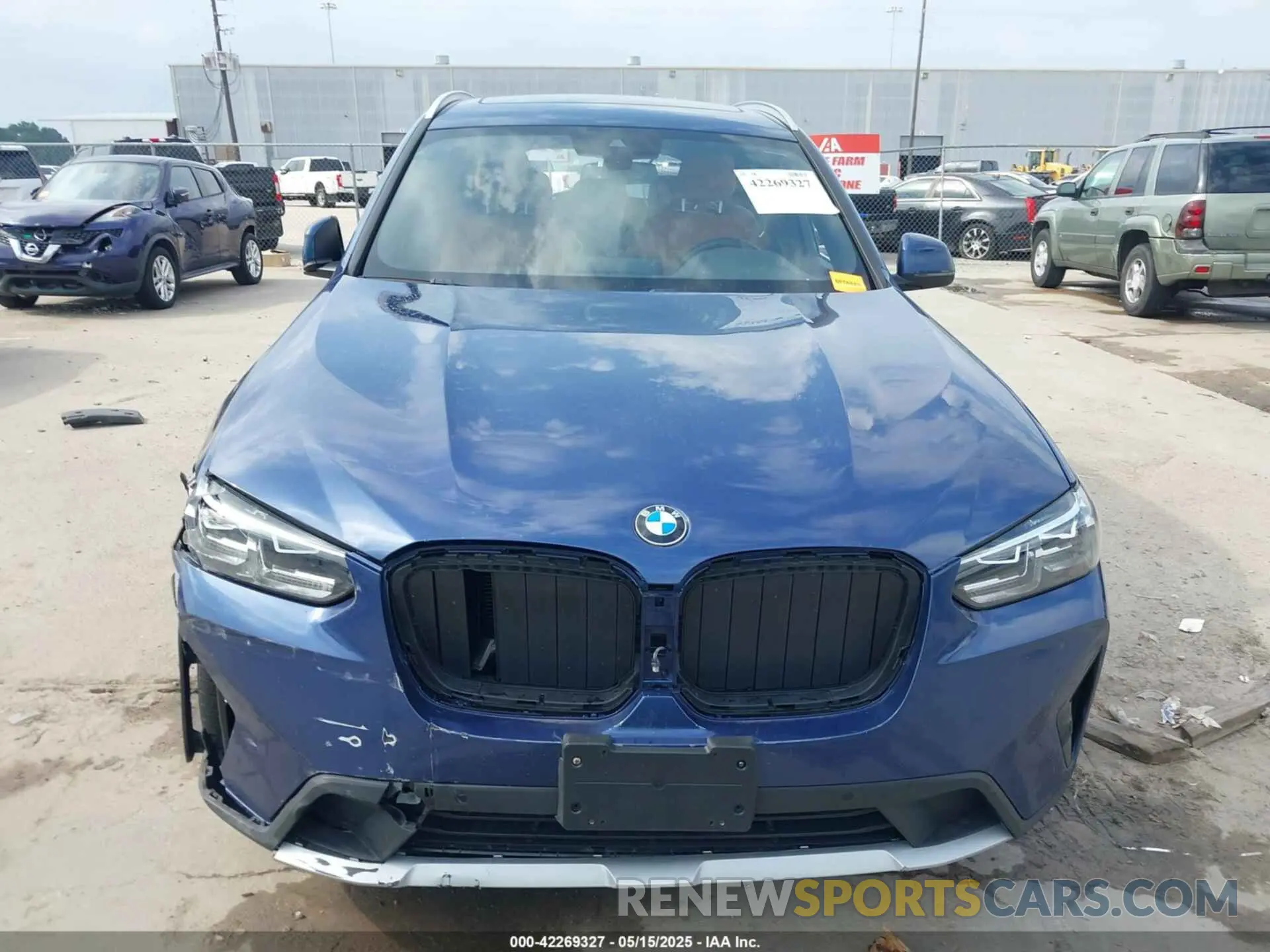 12 Photograph of a damaged car 5UX53DP09R9U09406 BMW X3 2024