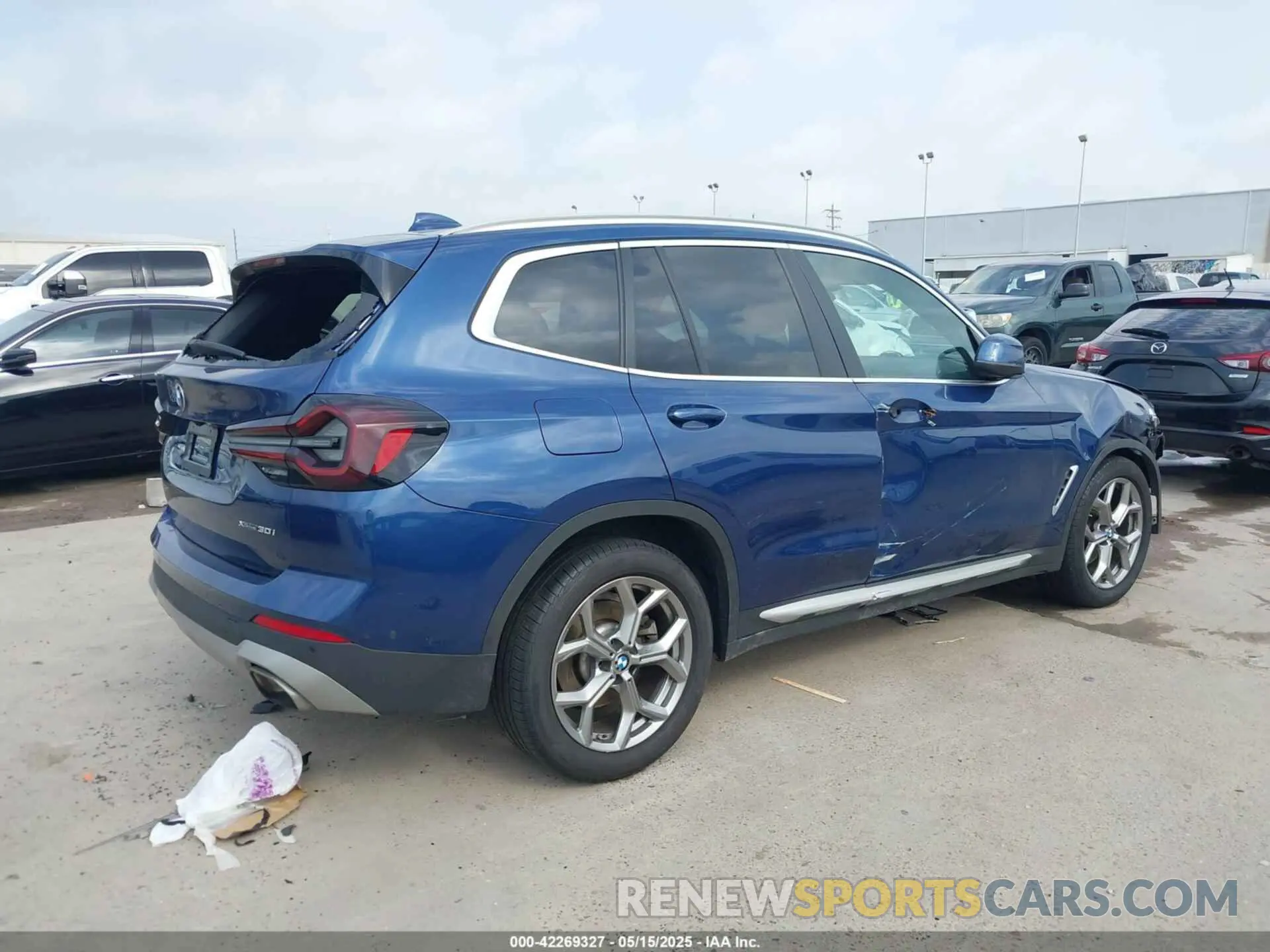 4 Photograph of a damaged car 5UX53DP09R9U09406 BMW X3 2024