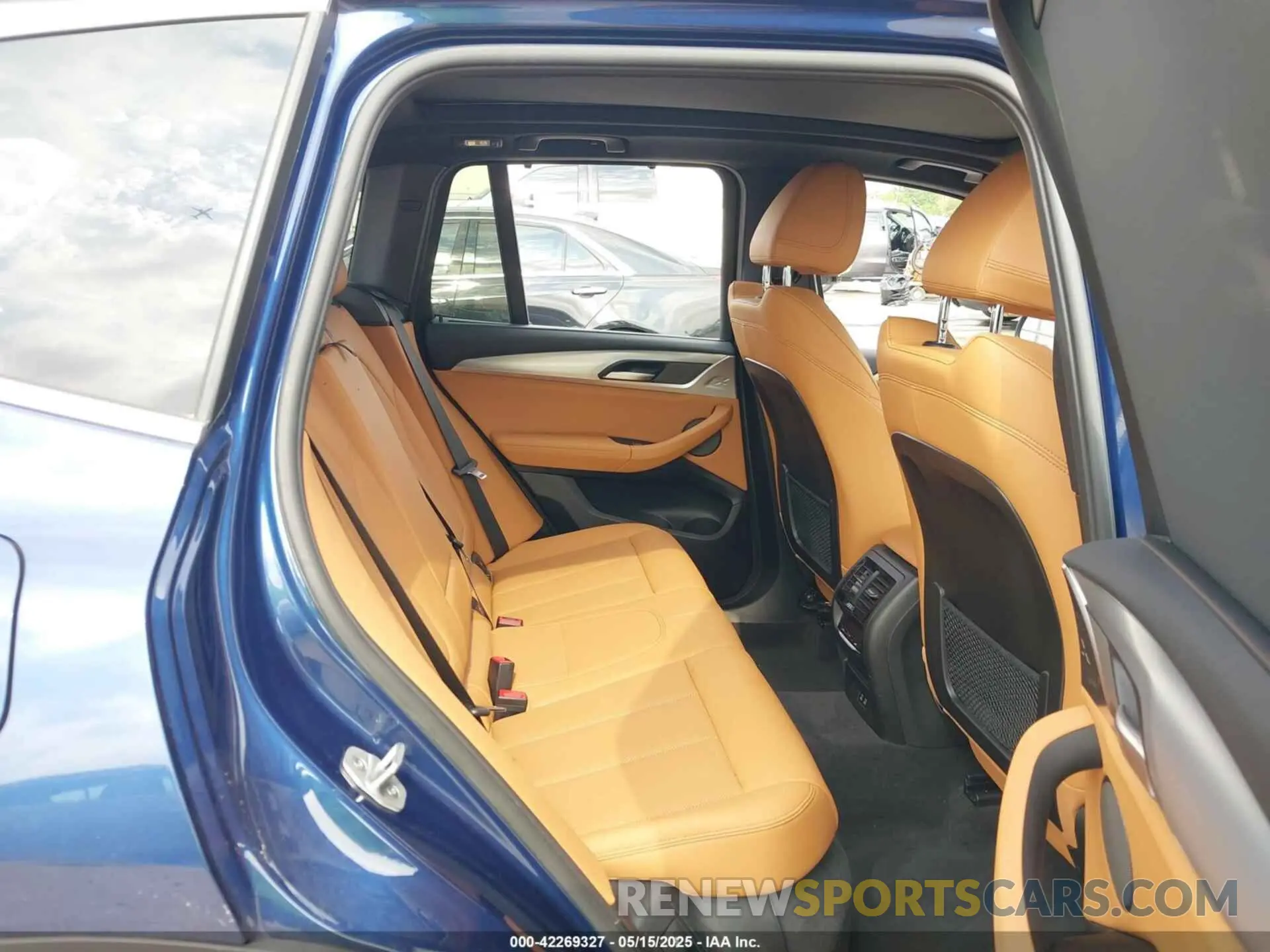 8 Photograph of a damaged car 5UX53DP09R9U09406 BMW X3 2024