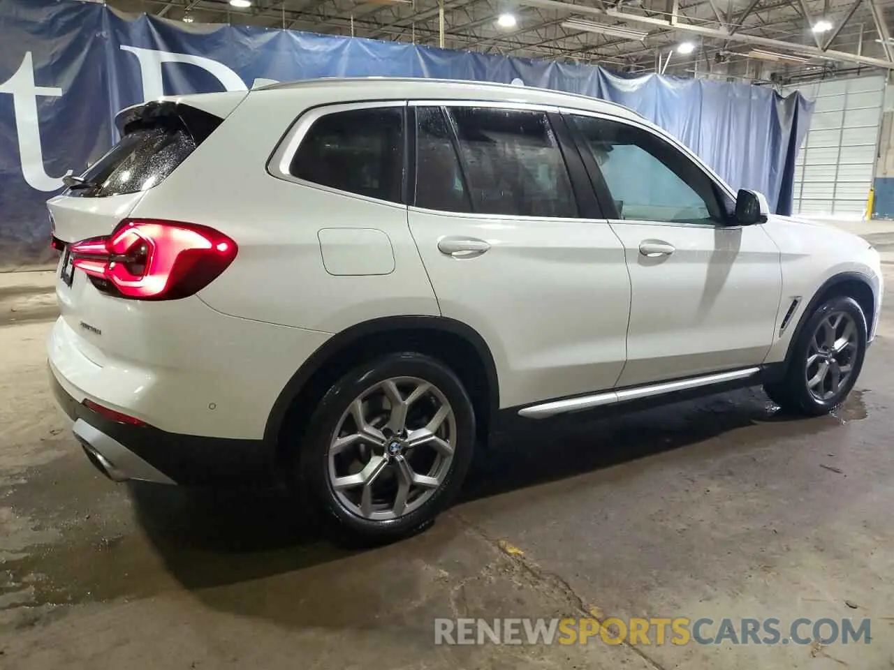 3 Photograph of a damaged car 5UX53DP09R9U40994 BMW X3 2024