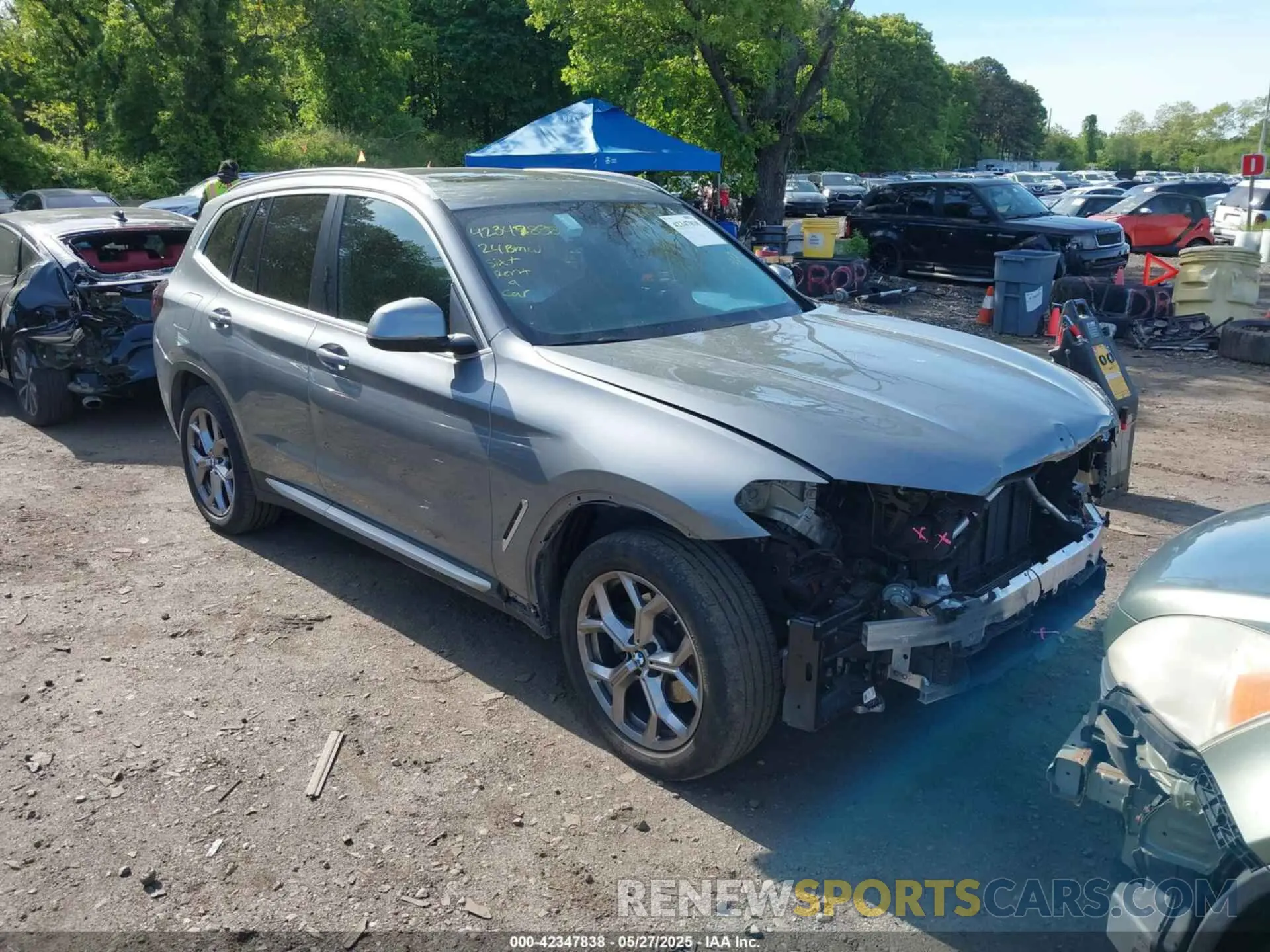 1 Photograph of a damaged car 5UX53DP09R9U54829 BMW X3 2024