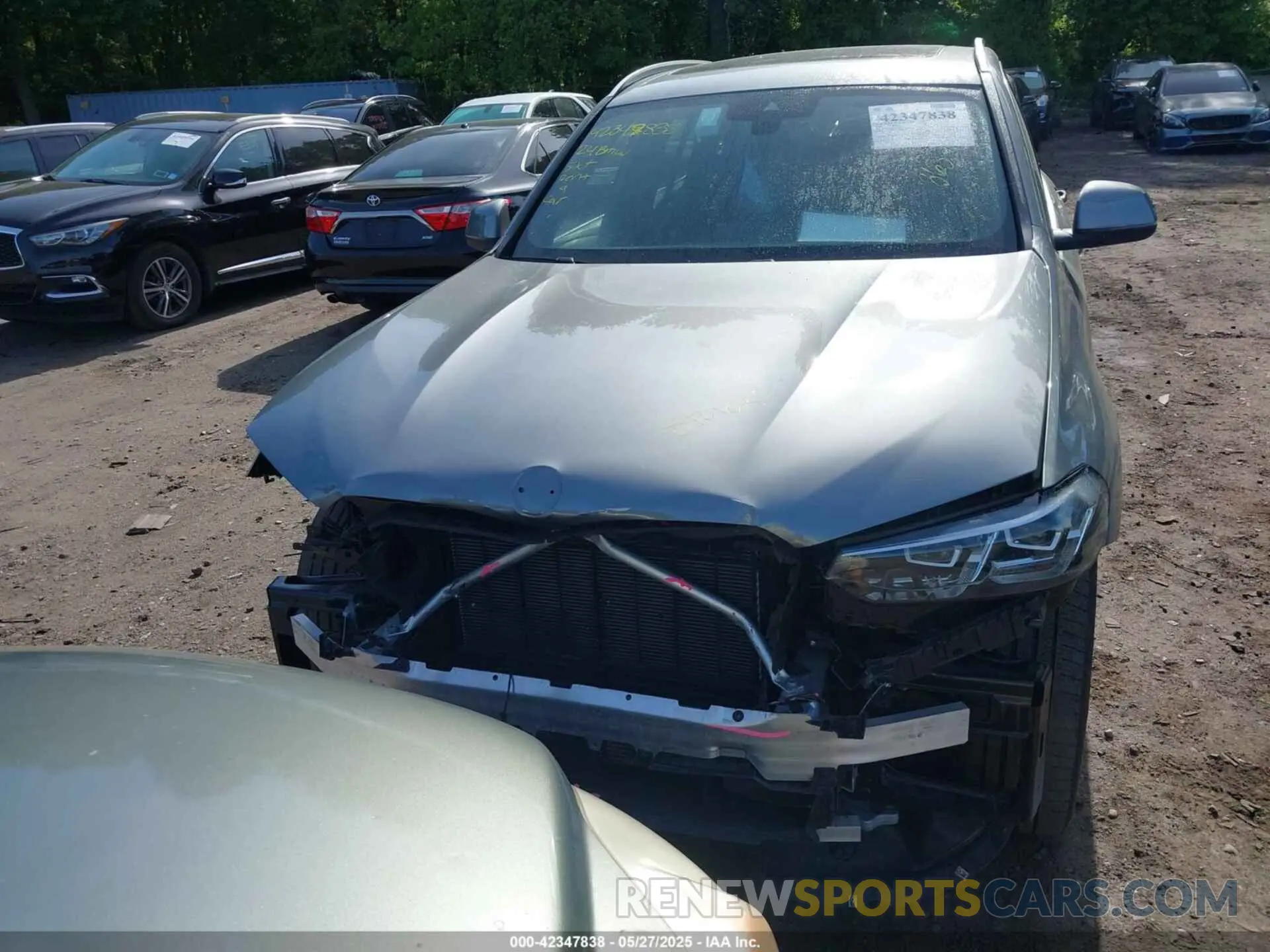 6 Photograph of a damaged car 5UX53DP09R9U54829 BMW X3 2024