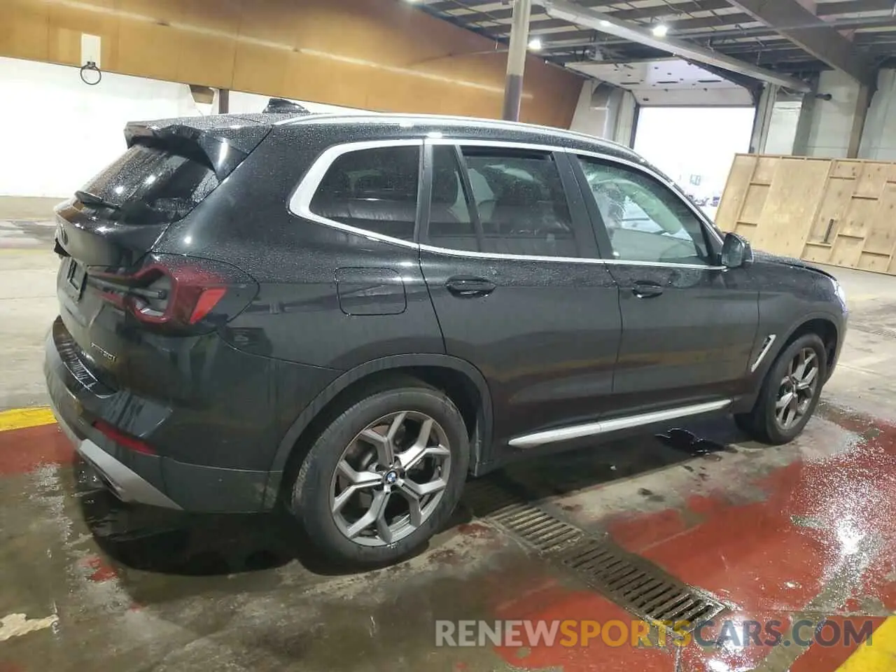 3 Photograph of a damaged car 5UX53DP09R9U81366 BMW X3 2024