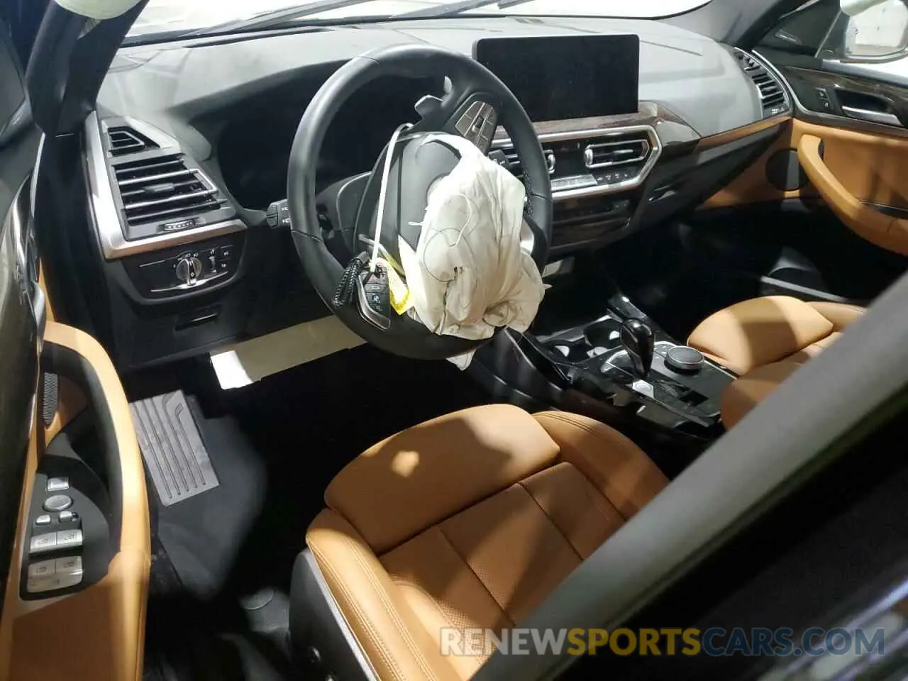 8 Photograph of a damaged car 5UX53DP09R9U81366 BMW X3 2024