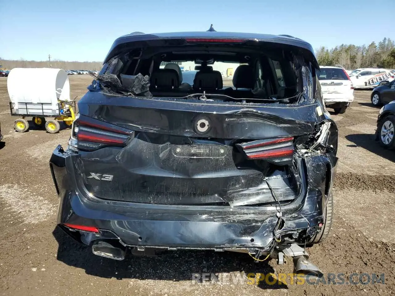 6 Photograph of a damaged car 5UX53DP09R9V00207 BMW X3 2024