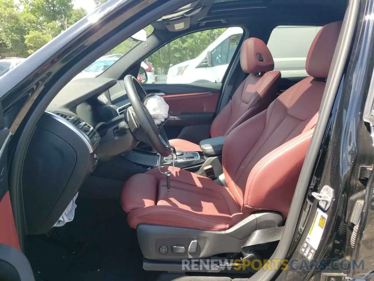 7 Photograph of a damaged car 5UX53DP09R9W19794 BMW X3 2024