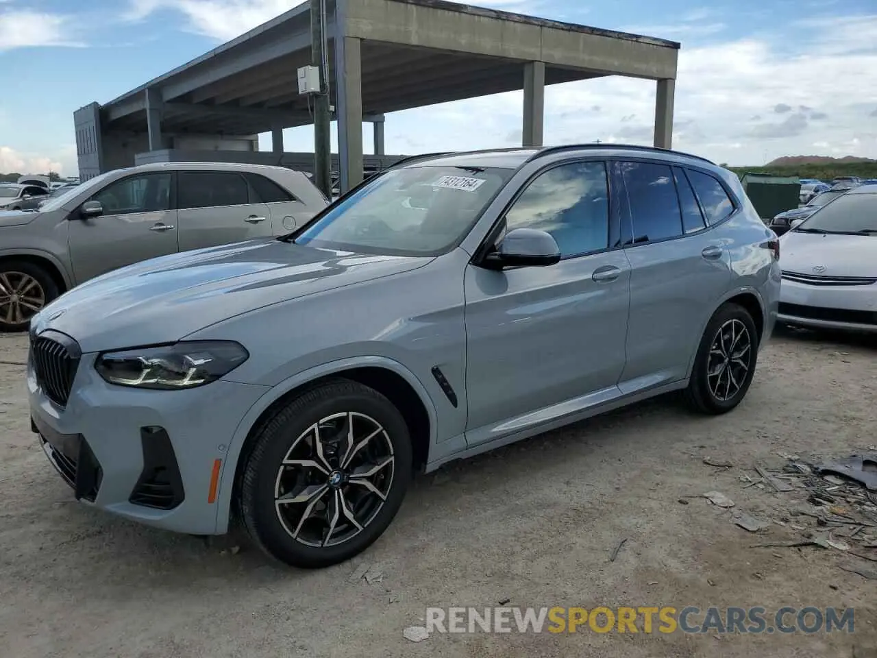 1 Photograph of a damaged car 5UX53DP0XR9T93992 BMW X3 2024