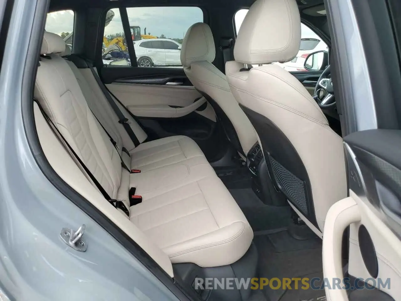 11 Photograph of a damaged car 5UX53DP0XR9T93992 BMW X3 2024