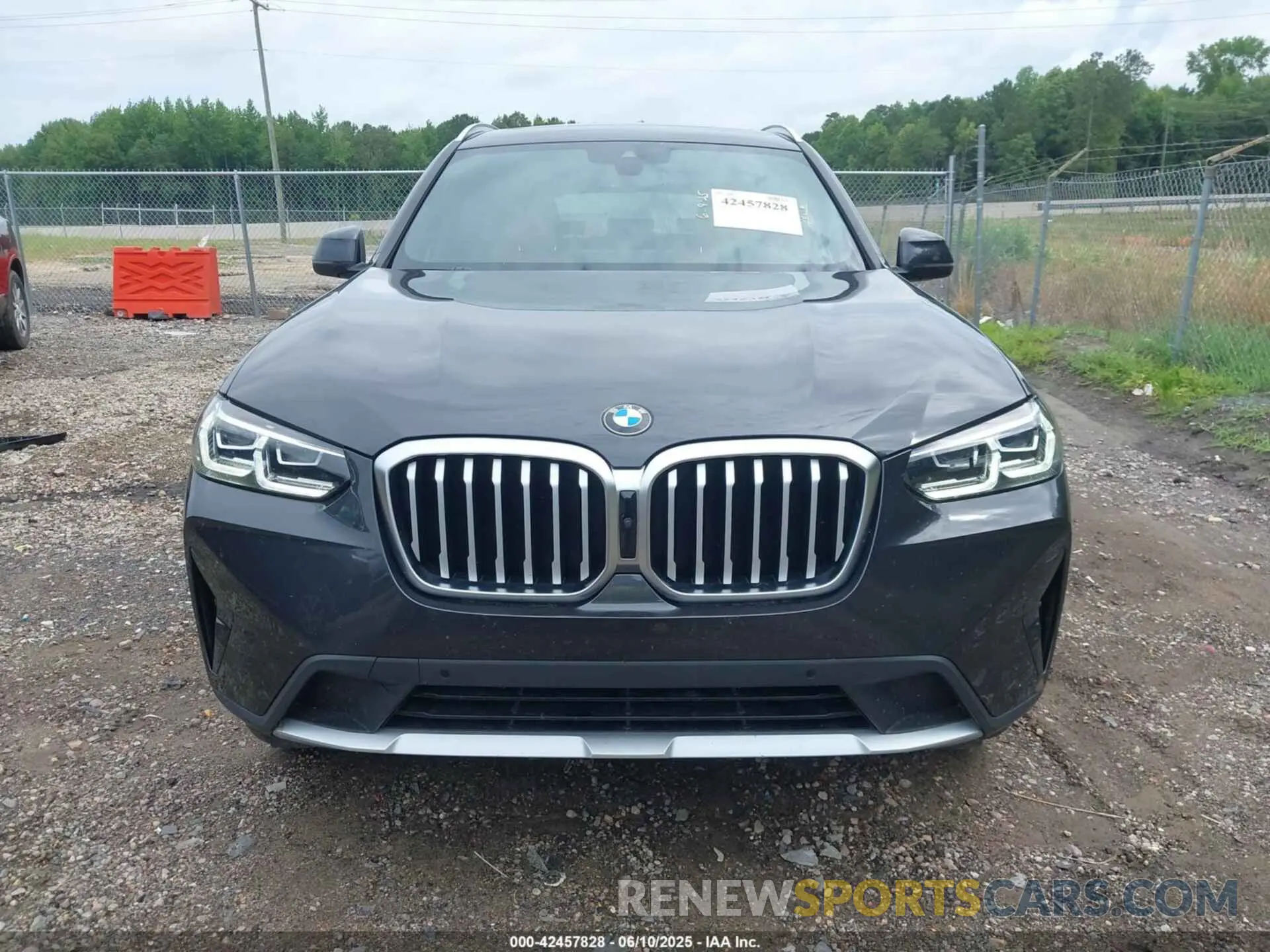 12 Photograph of a damaged car 5UX53DP0XR9U43435 BMW X3 2024
