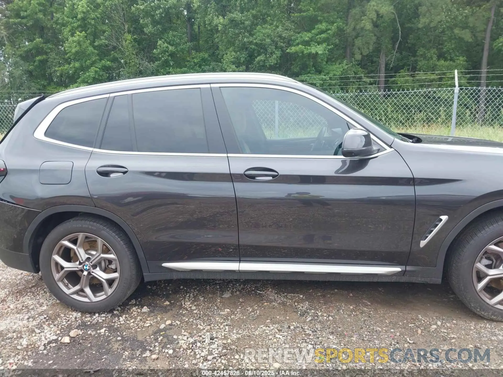 13 Photograph of a damaged car 5UX53DP0XR9U43435 BMW X3 2024