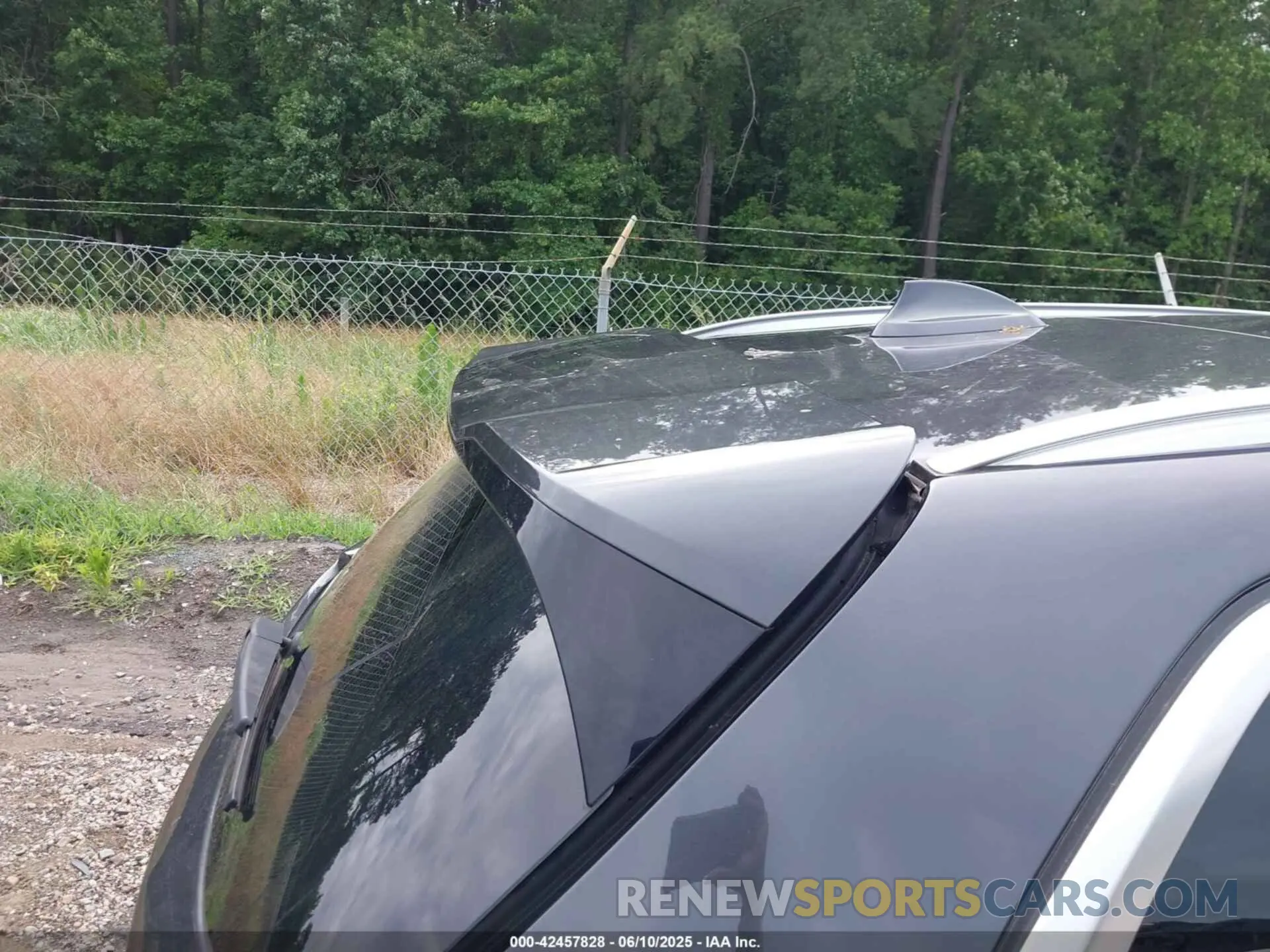 21 Photograph of a damaged car 5UX53DP0XR9U43435 BMW X3 2024