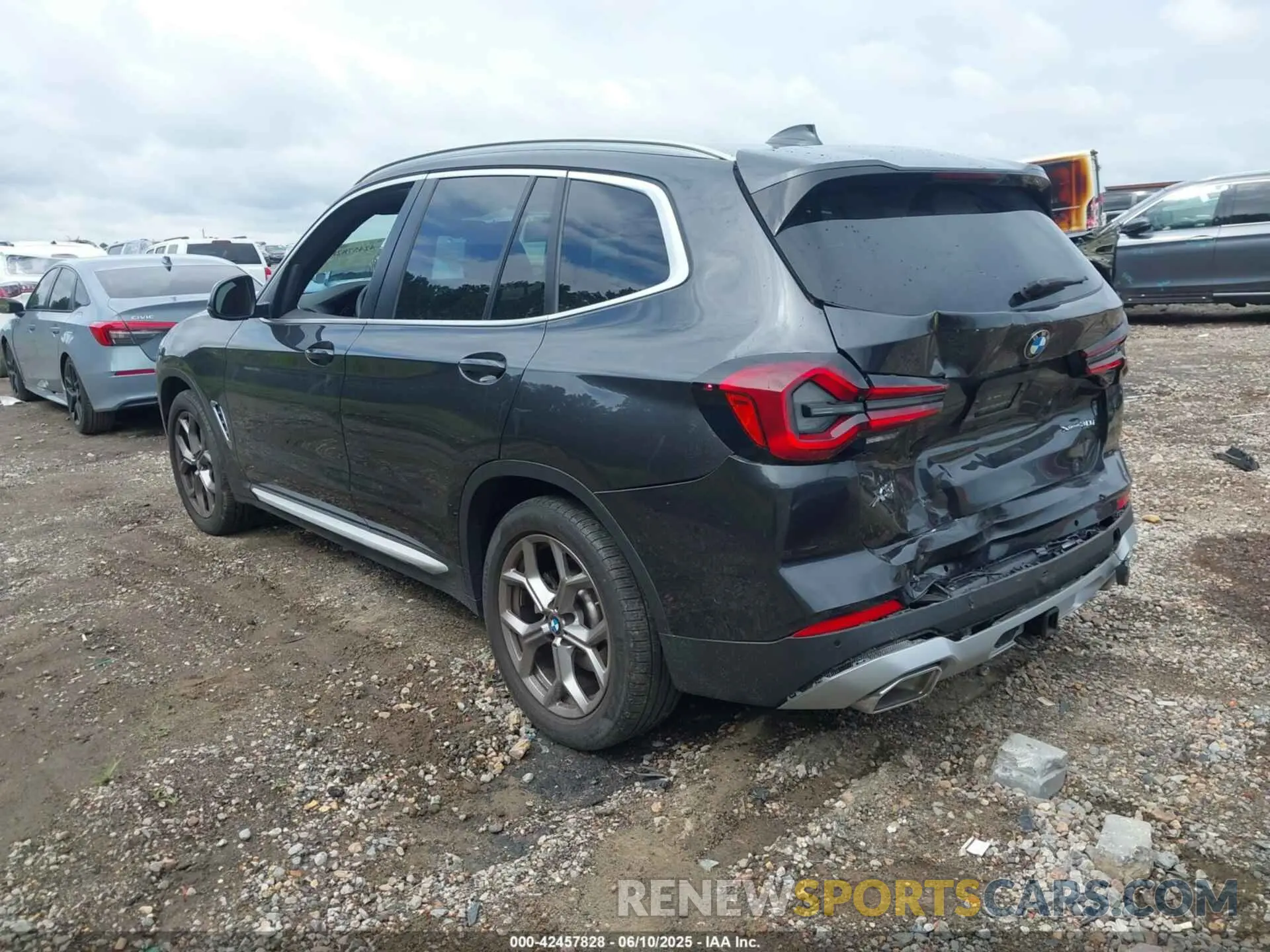3 Photograph of a damaged car 5UX53DP0XR9U43435 BMW X3 2024
