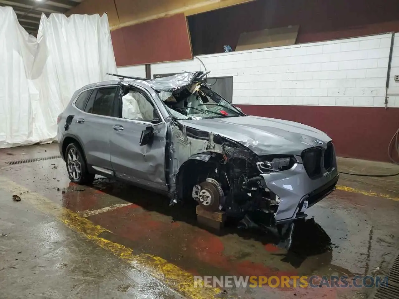 4 Photograph of a damaged car 5UX53DP0XR9W15236 BMW X3 2024