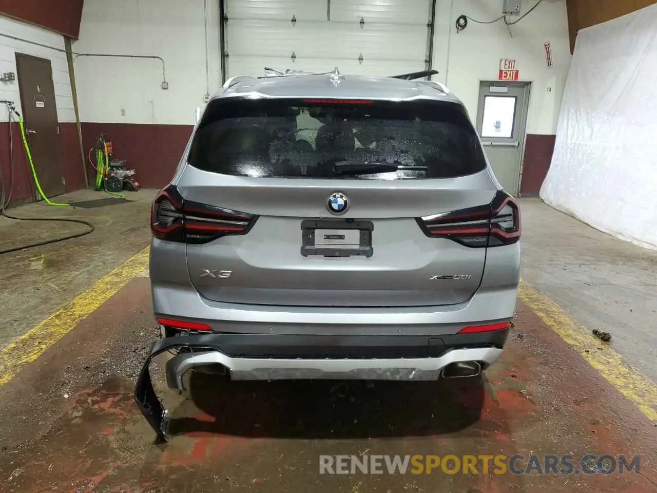 6 Photograph of a damaged car 5UX53DP0XR9W15236 BMW X3 2024