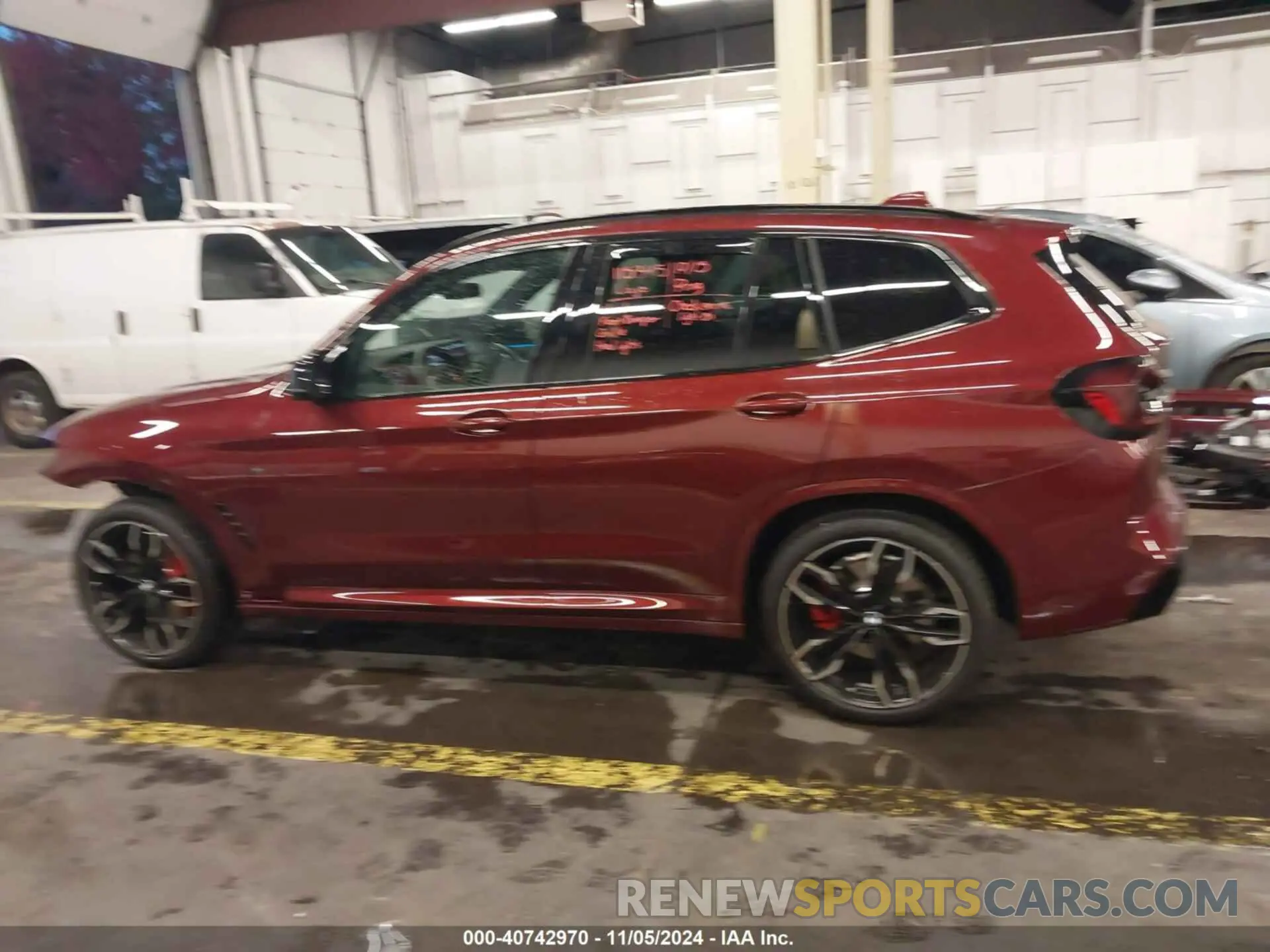15 Photograph of a damaged car 5UX83DP04R9W84033 BMW X3 2024