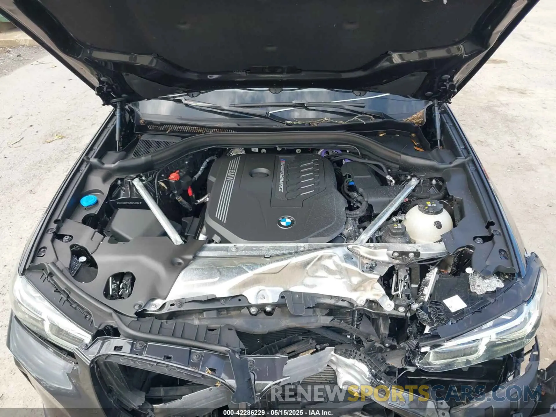 10 Photograph of a damaged car 5UX83DP05R9V58294 BMW X3 2024
