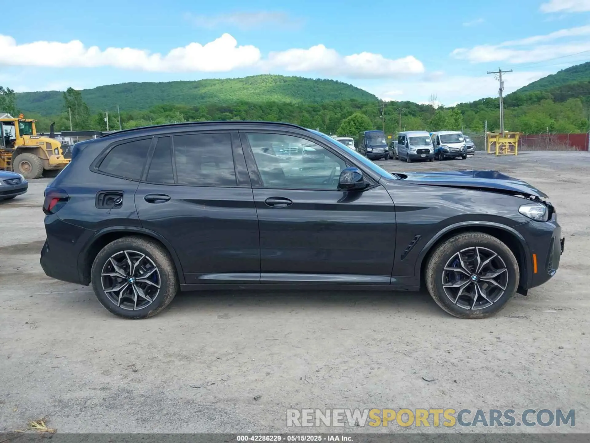 14 Photograph of a damaged car 5UX83DP05R9V58294 BMW X3 2024