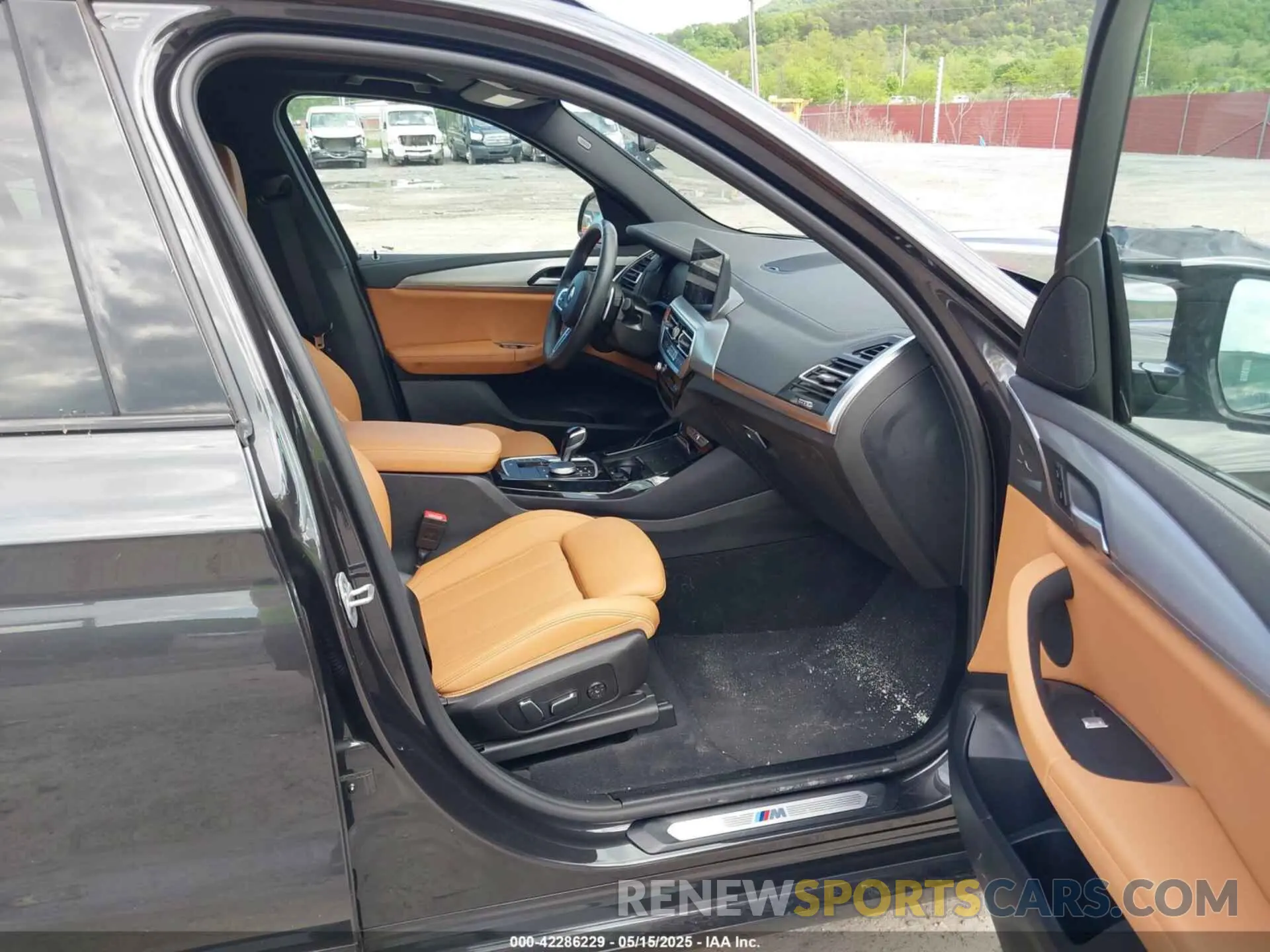 5 Photograph of a damaged car 5UX83DP05R9V58294 BMW X3 2024
