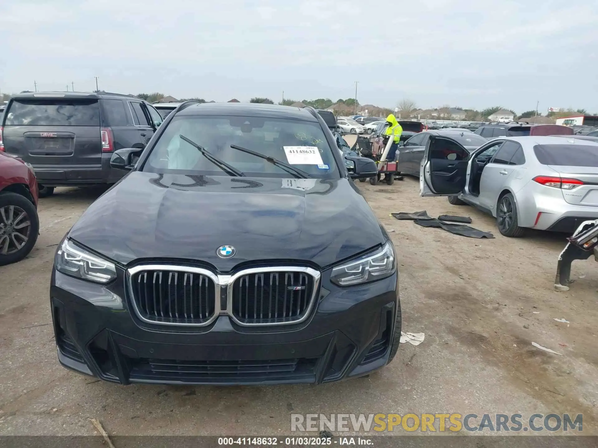 11 Photograph of a damaged car 5UX83DP07R9W01890 BMW X3 2024