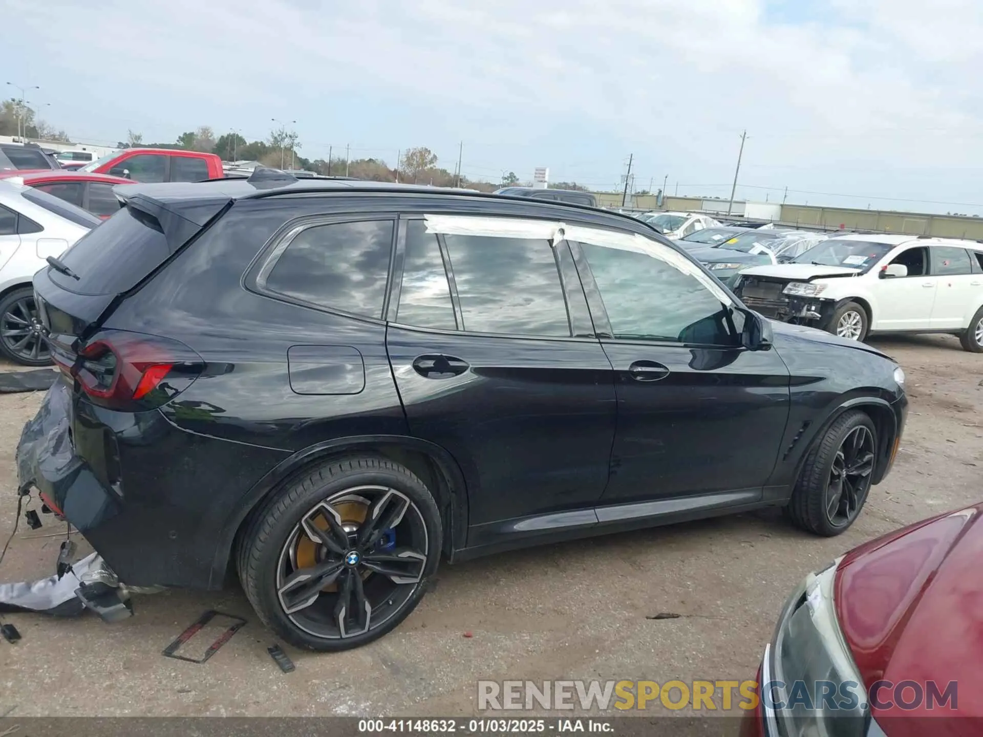 12 Photograph of a damaged car 5UX83DP07R9W01890 BMW X3 2024