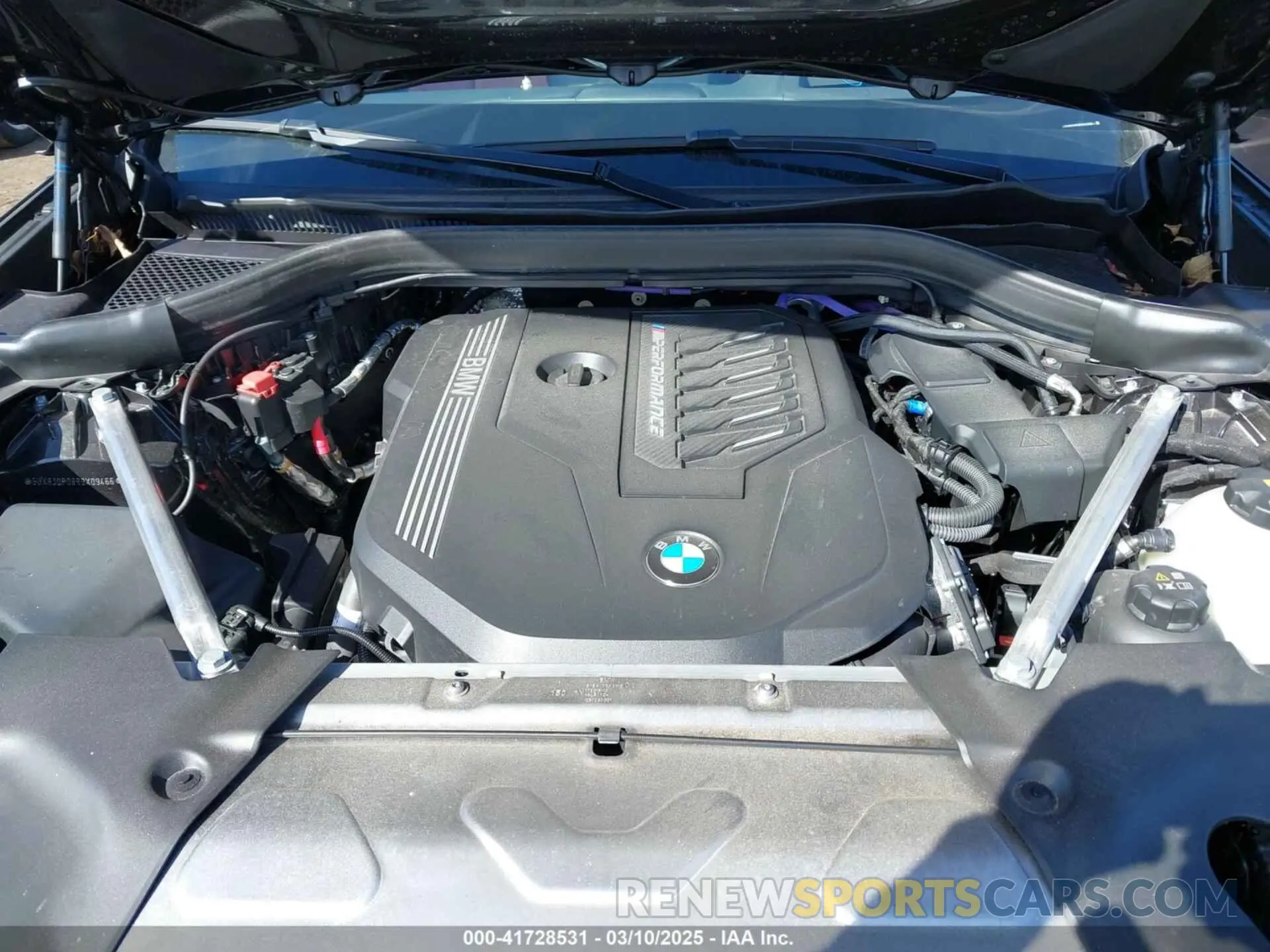 10 Photograph of a damaged car 5UX83DP08R9X09466 BMW X3 2024