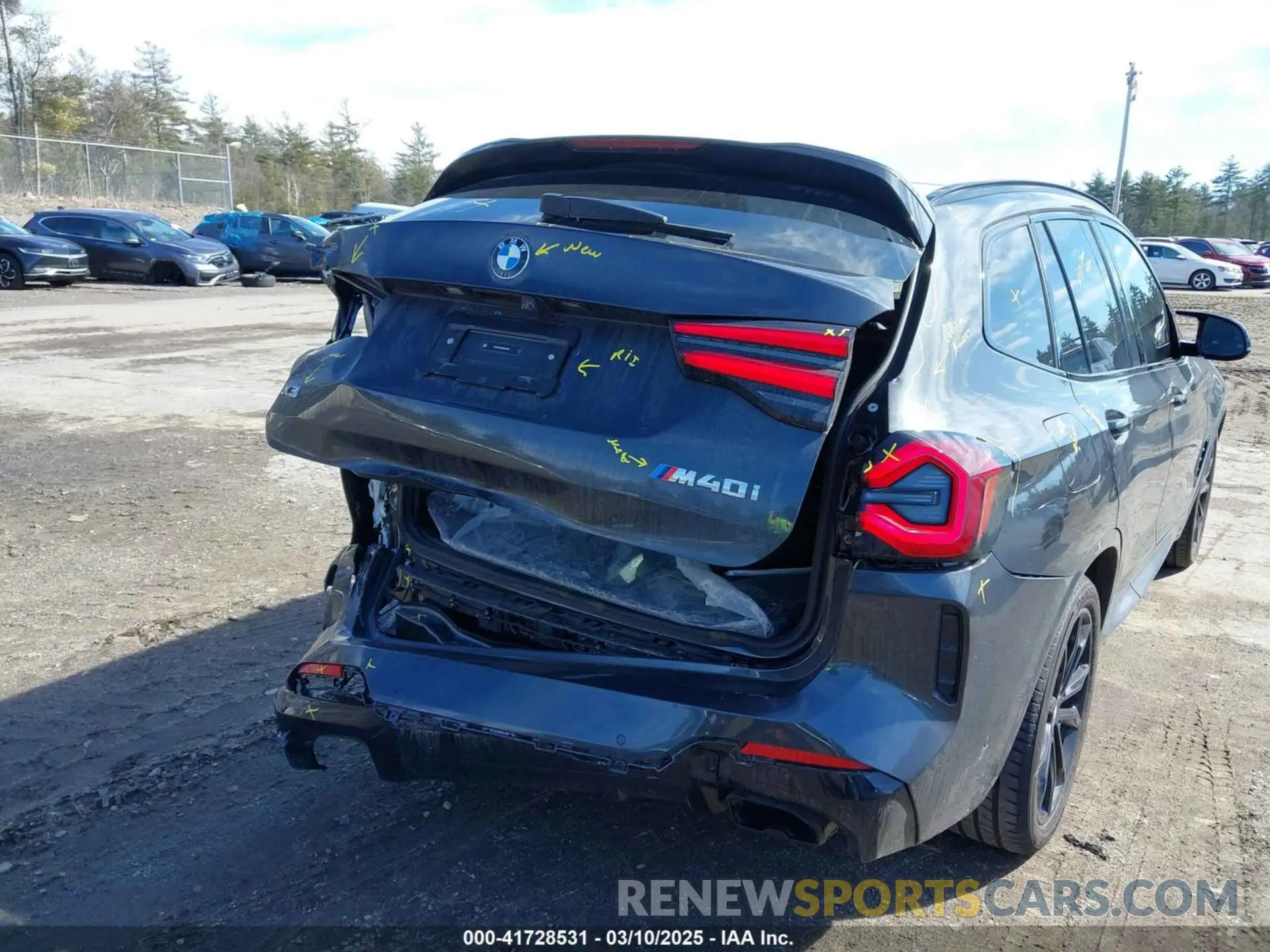 12 Photograph of a damaged car 5UX83DP08R9X09466 BMW X3 2024