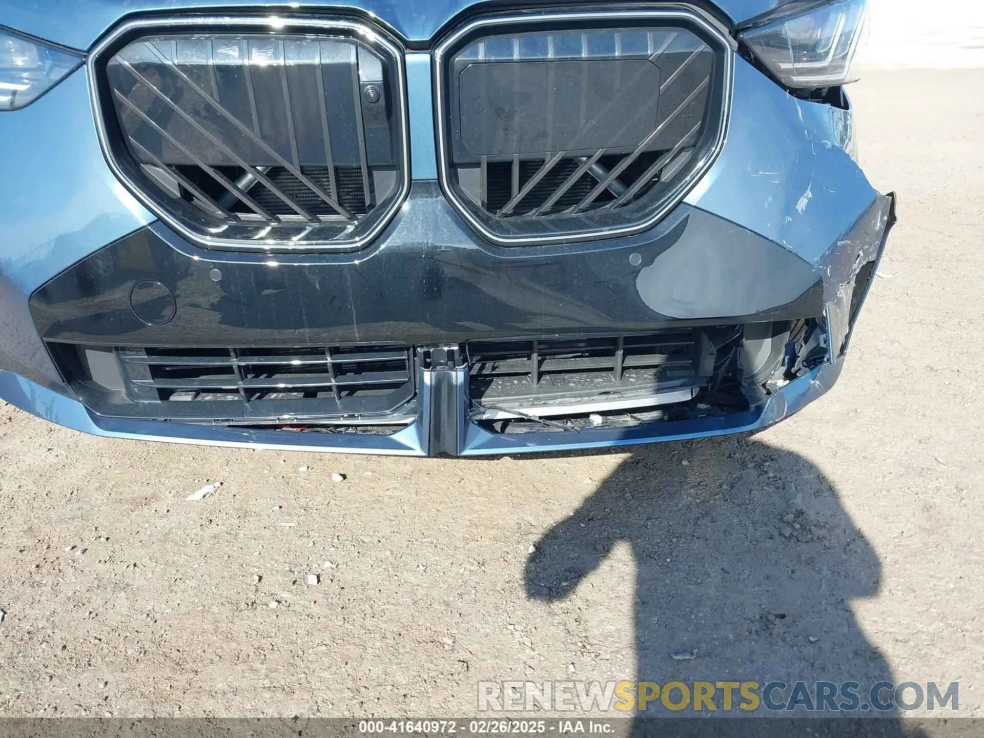 17 Photograph of a damaged car 5UX53GP01S9Z02858 BMW X3 2025