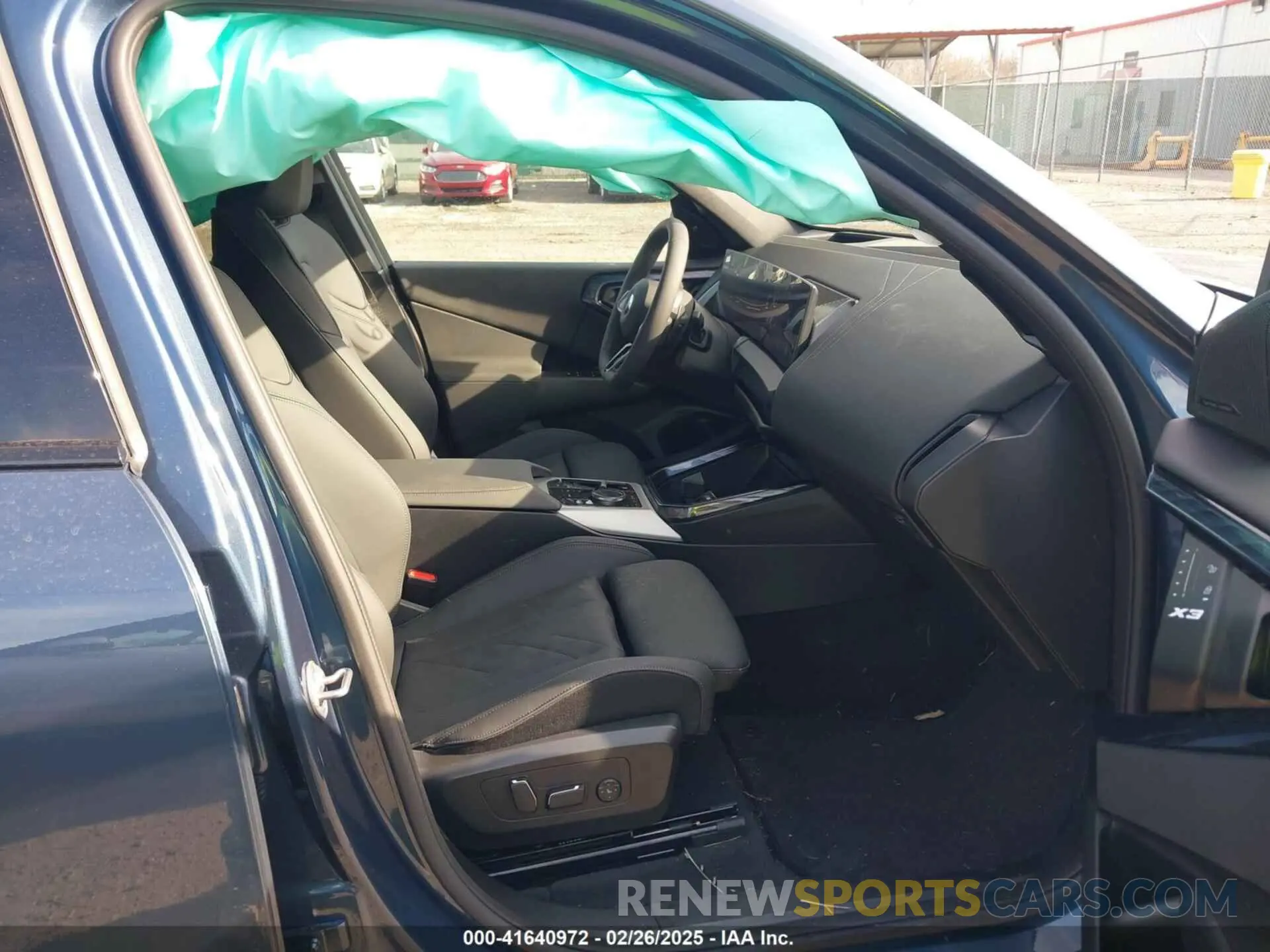 5 Photograph of a damaged car 5UX53GP01S9Z02858 BMW X3 2025