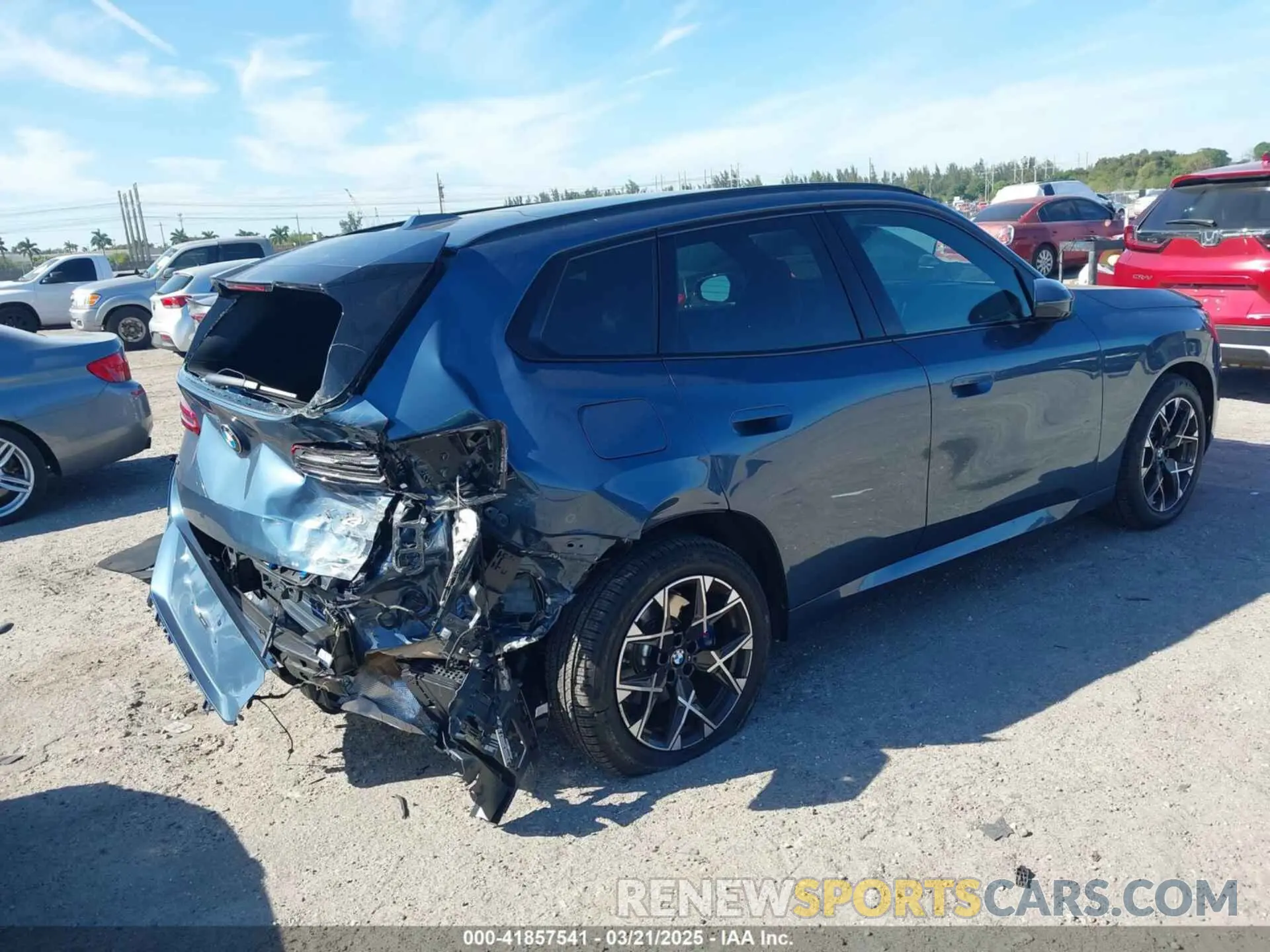 4 Photograph of a damaged car 5UX53GP04S9Y42591 BMW X3 2025