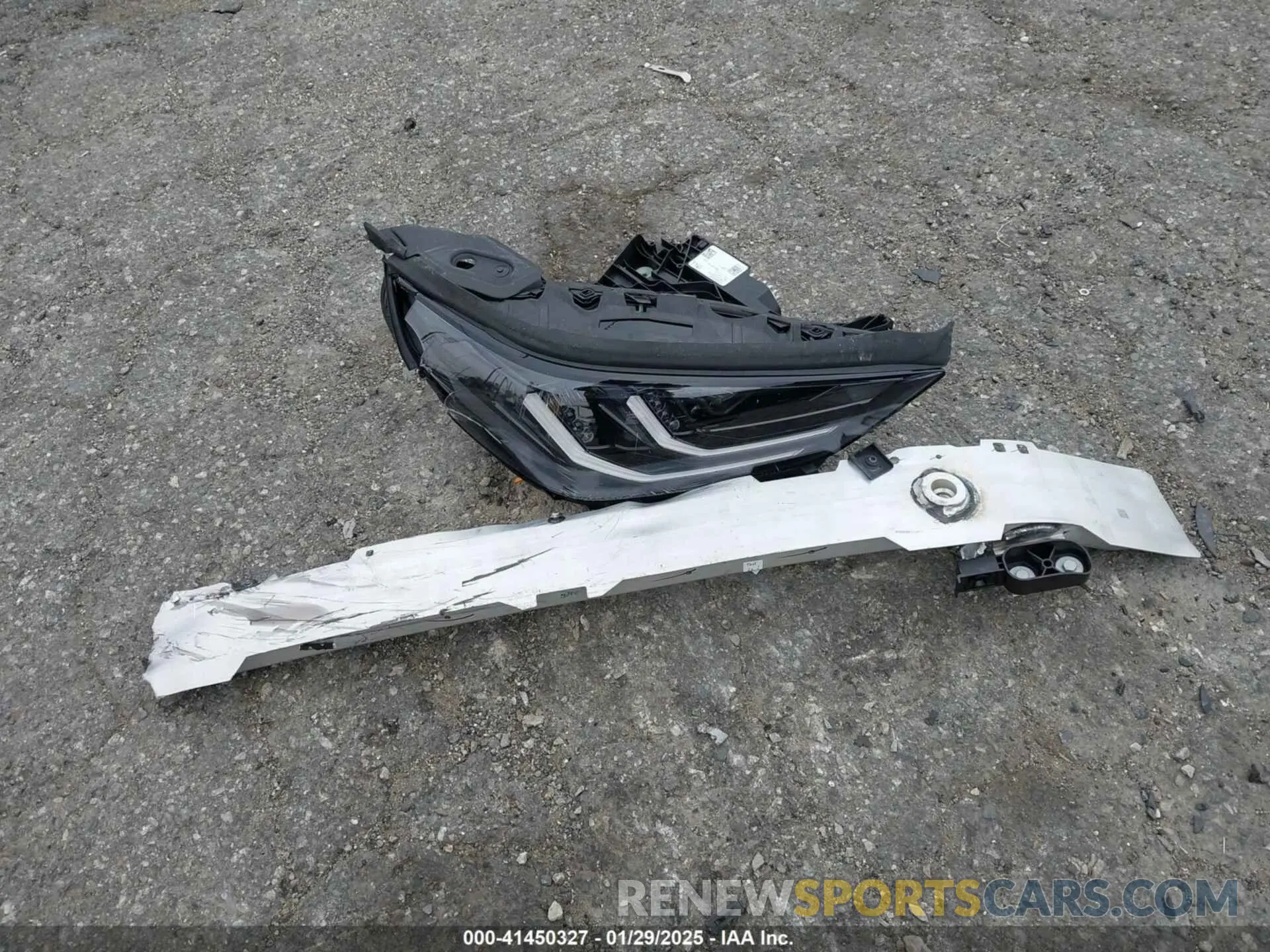 12 Photograph of a damaged car 5UX53GP04S9Y52862 BMW X3 2025