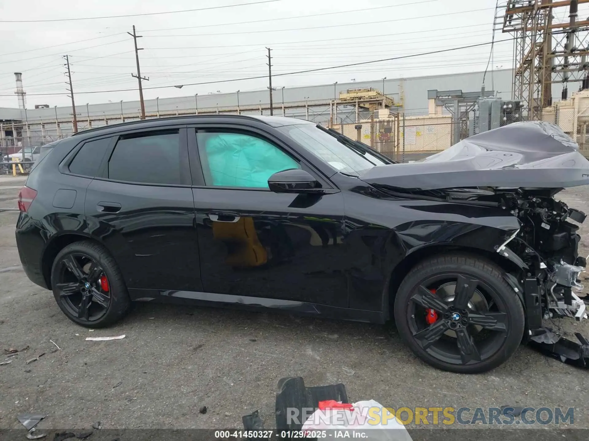 14 Photograph of a damaged car 5UX53GP04S9Y52862 BMW X3 2025