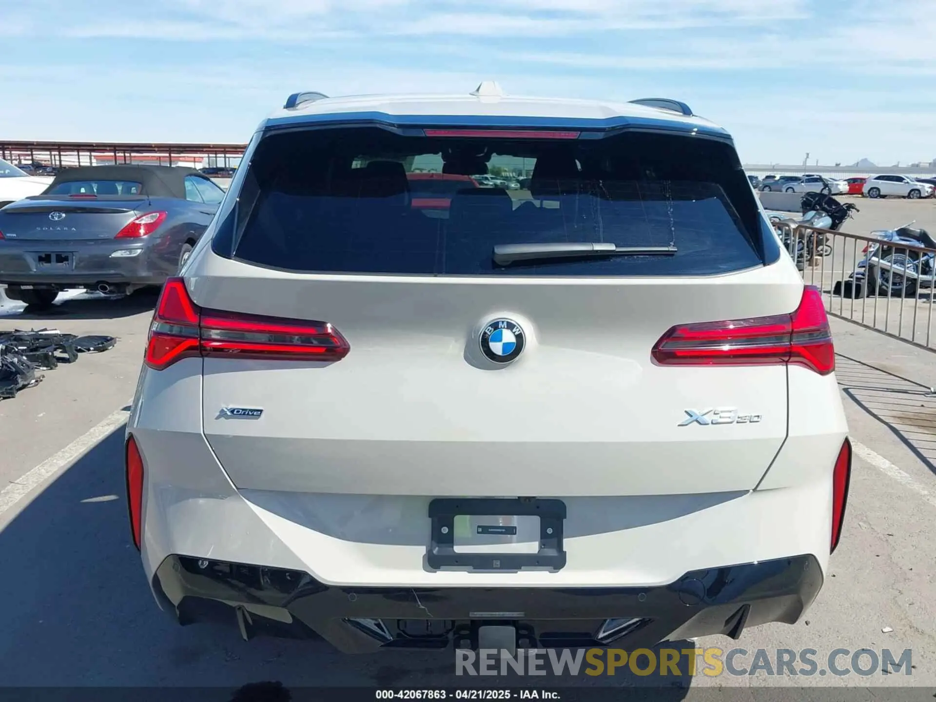 17 Photograph of a damaged car 5UX53GP05S9Z07061 BMW X3 2025