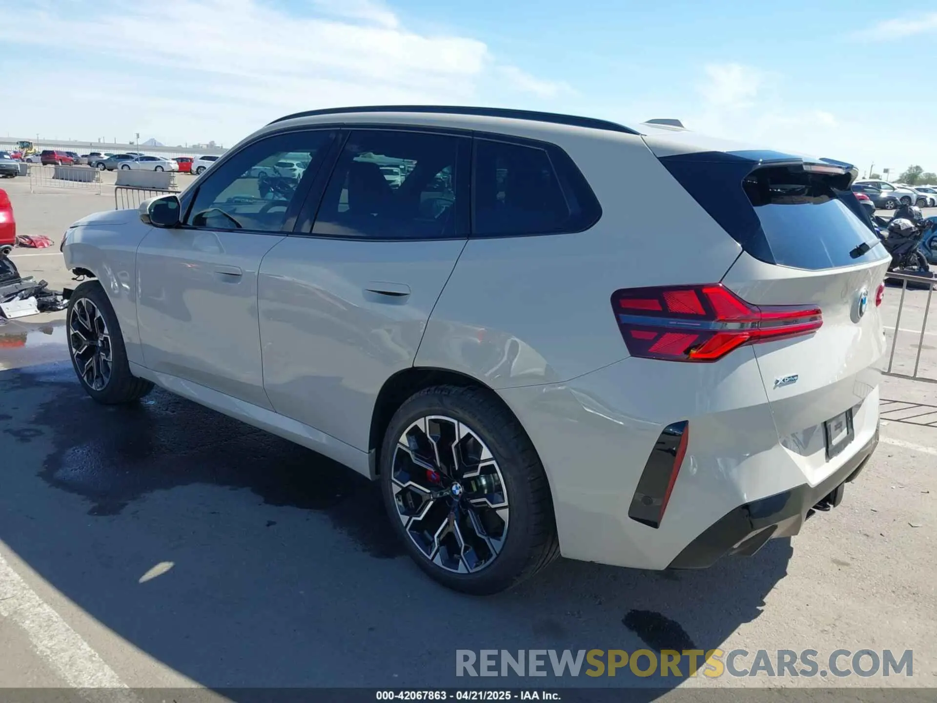 3 Photograph of a damaged car 5UX53GP05S9Z07061 BMW X3 2025